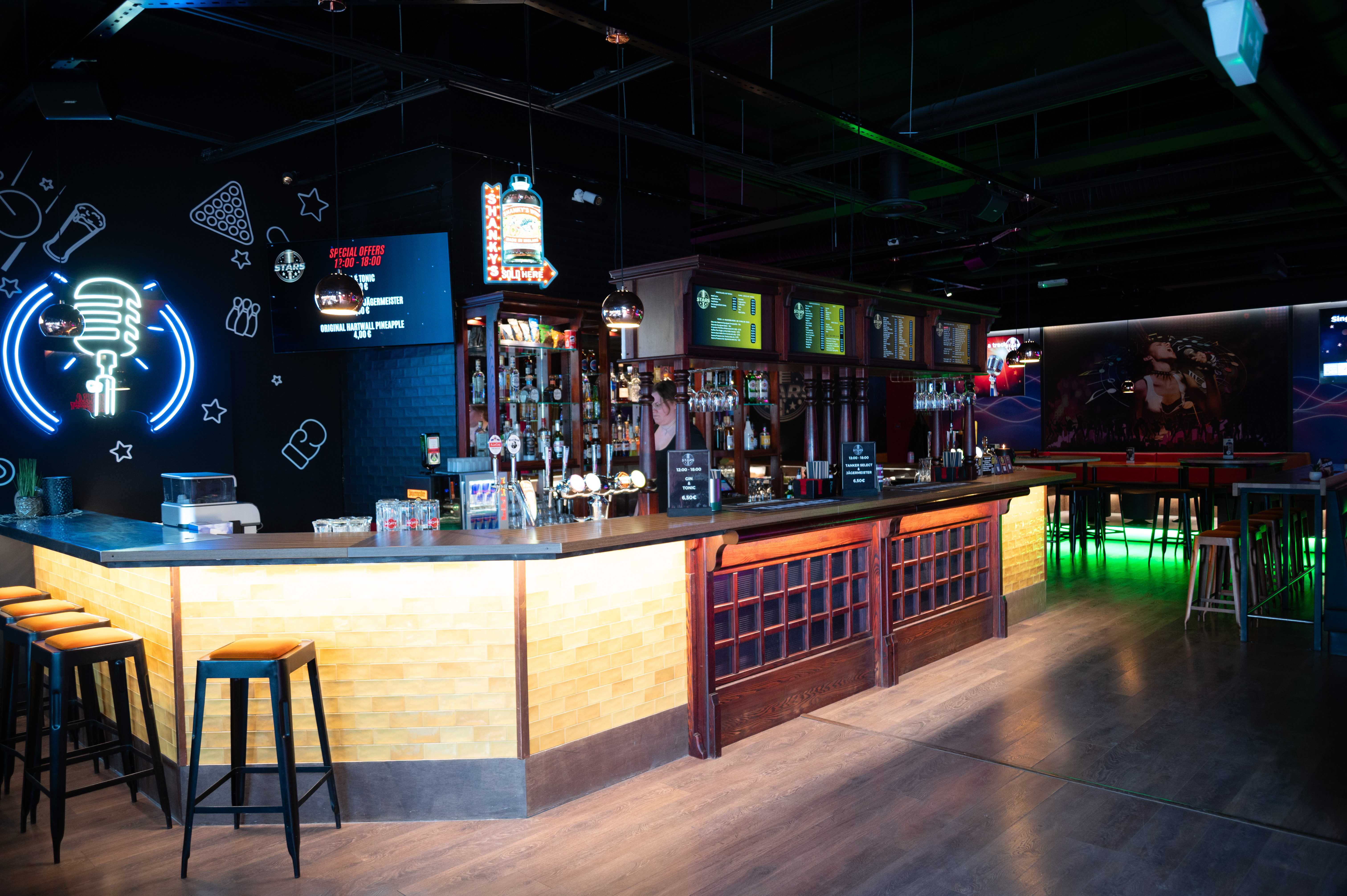 Stars Bar & Karaoke