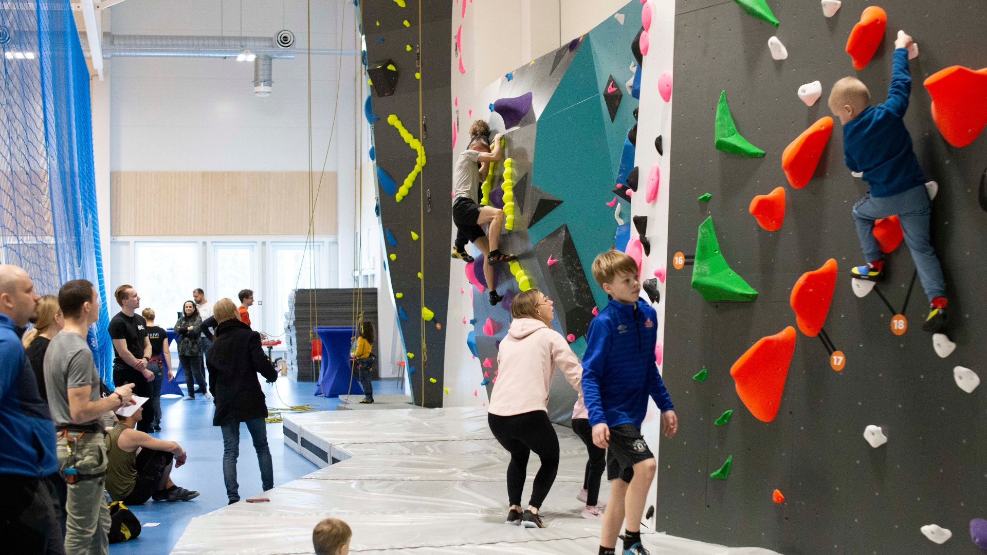 Märjamaa spordihoone ronimissein