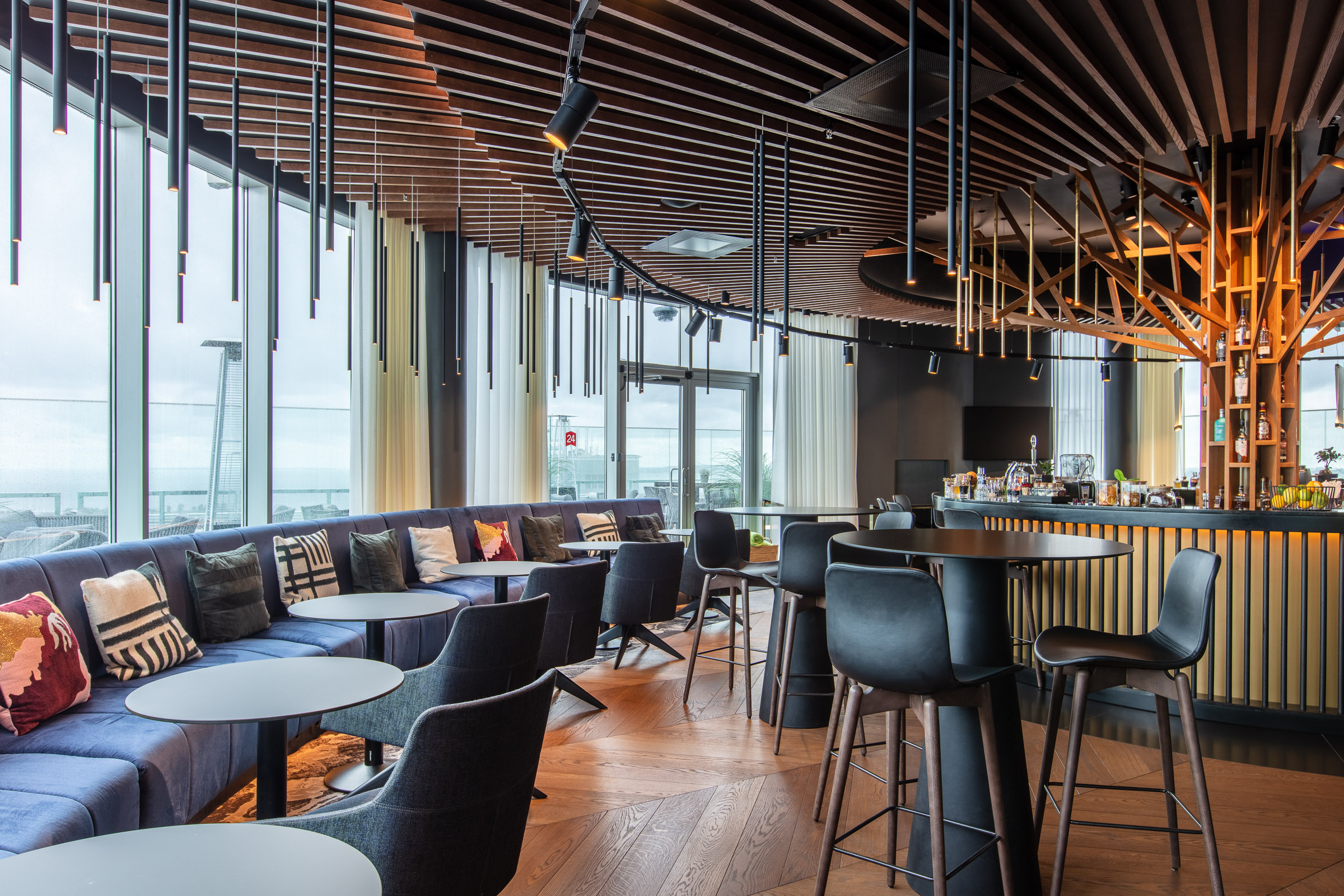 ISSEI Restaurant & Bar