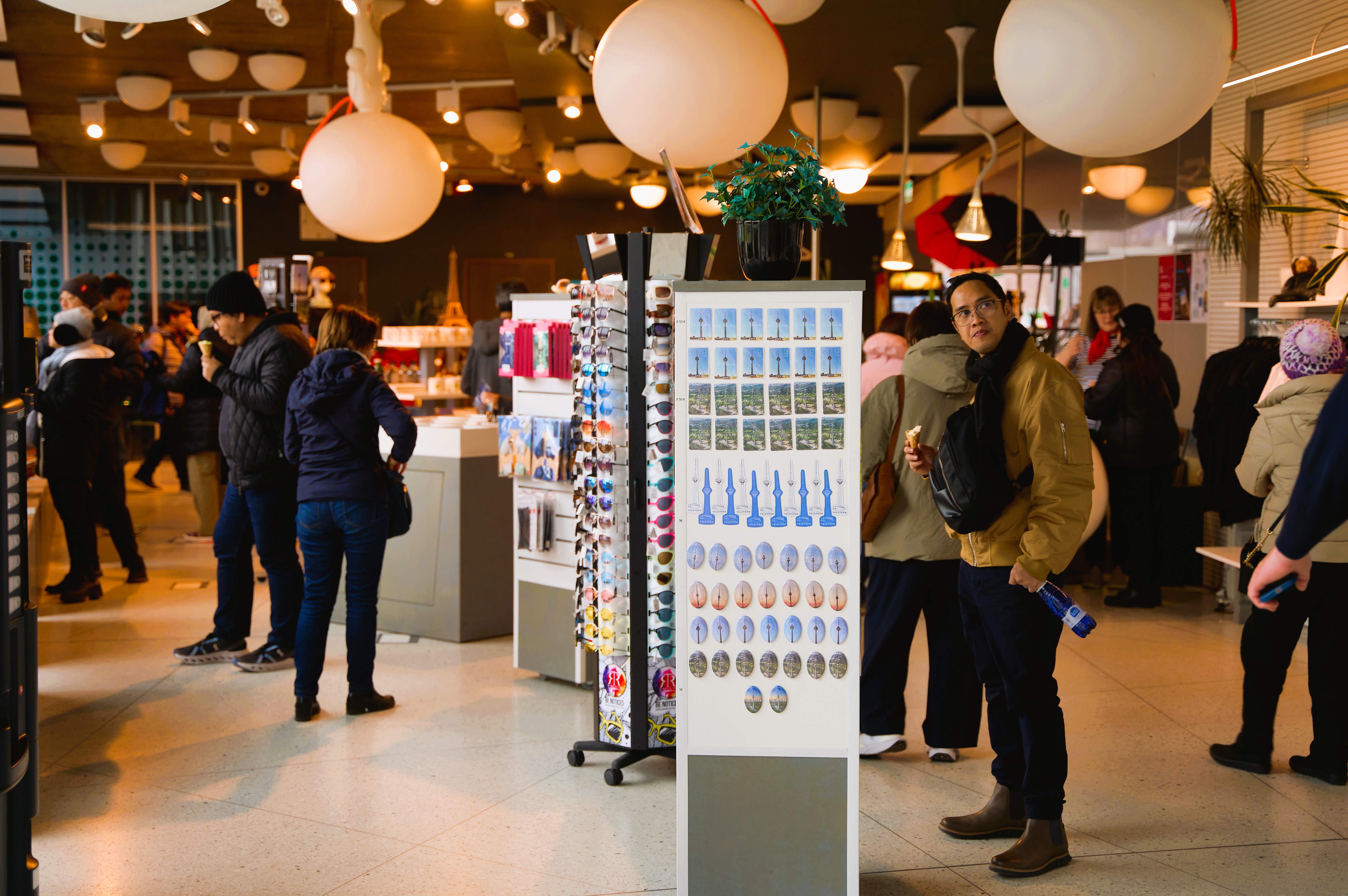 Tallinna Teletorn | elamuskeskus | suveniiripood