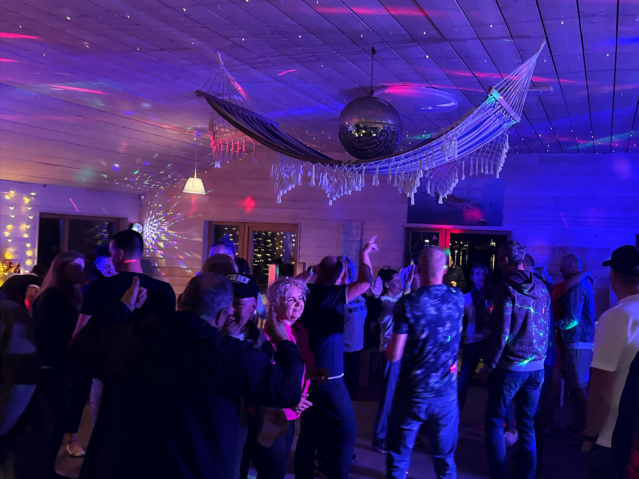 Prangliresto ööpidu disco