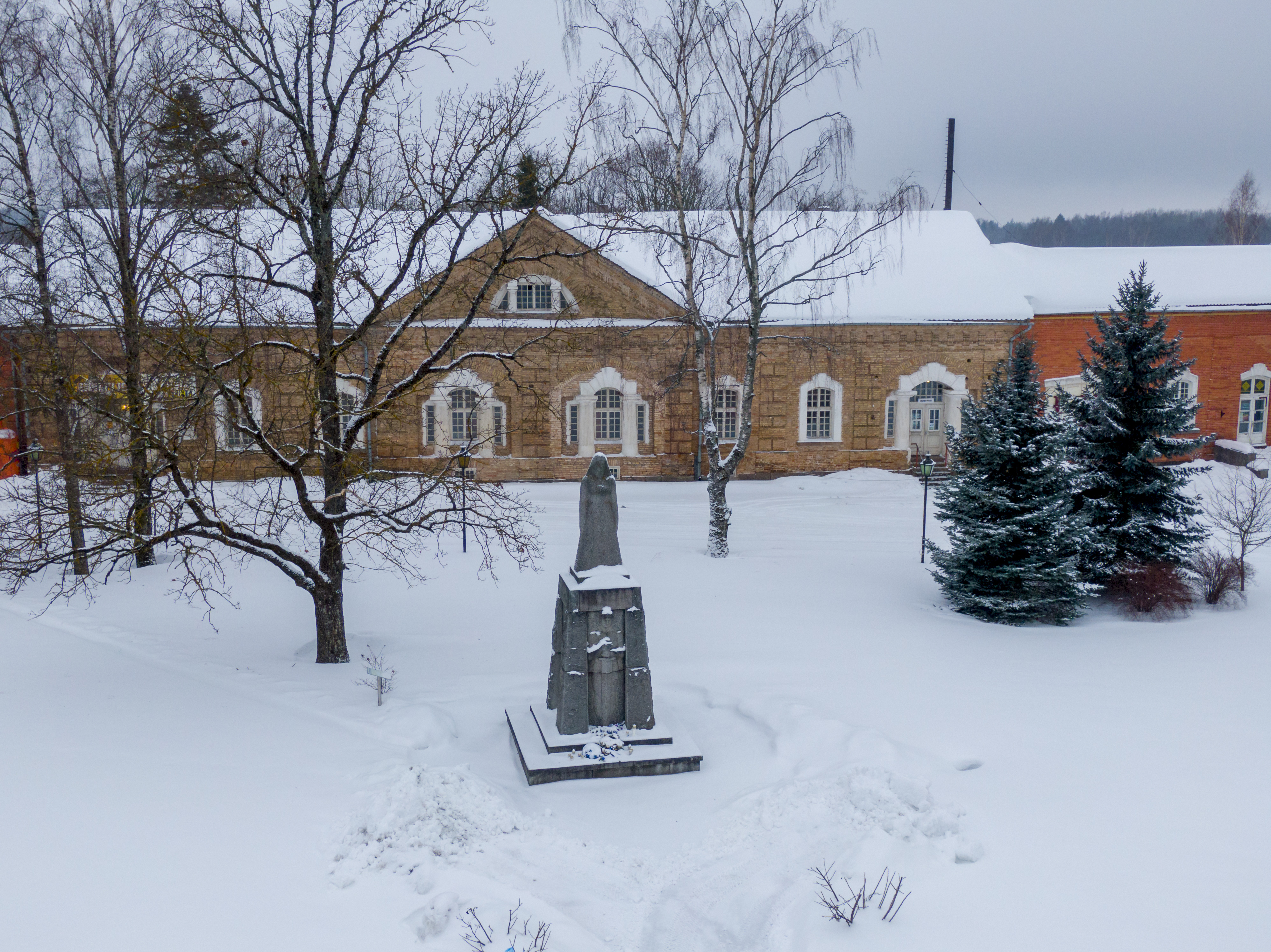 Vabadussõja sammas Rõngus talvel