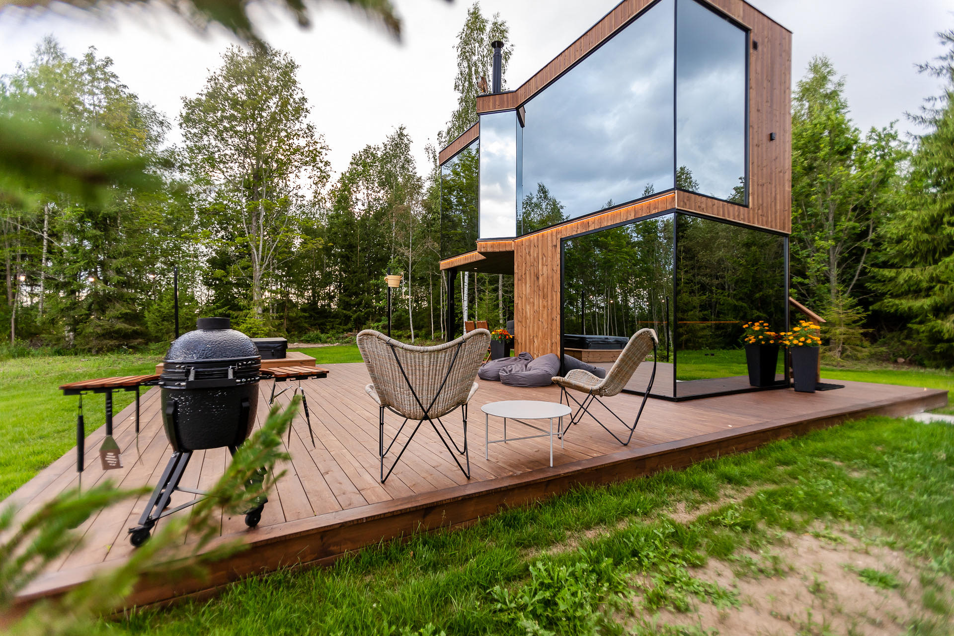 Orava villa vasak külg