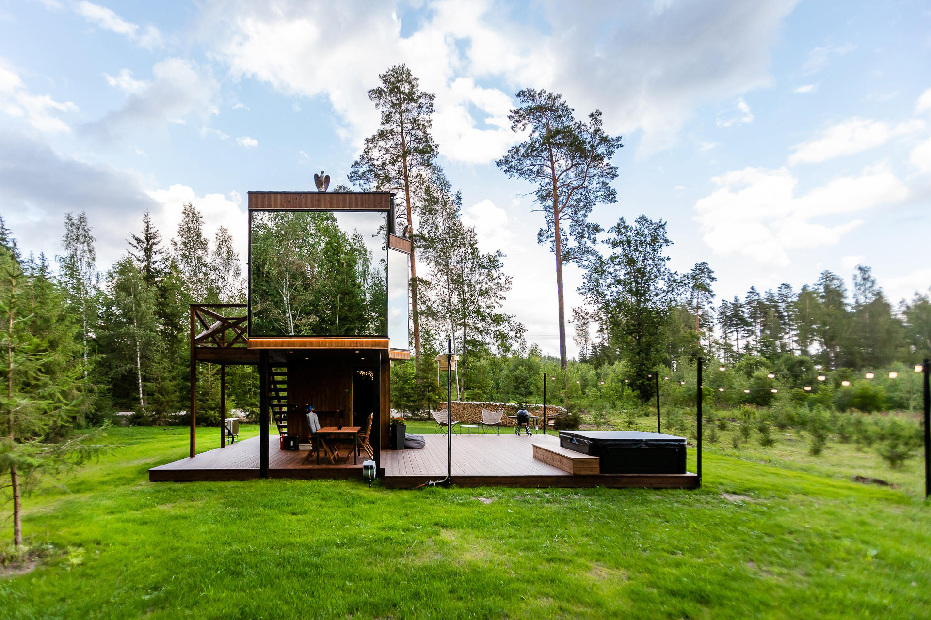 Orava villa parem külg