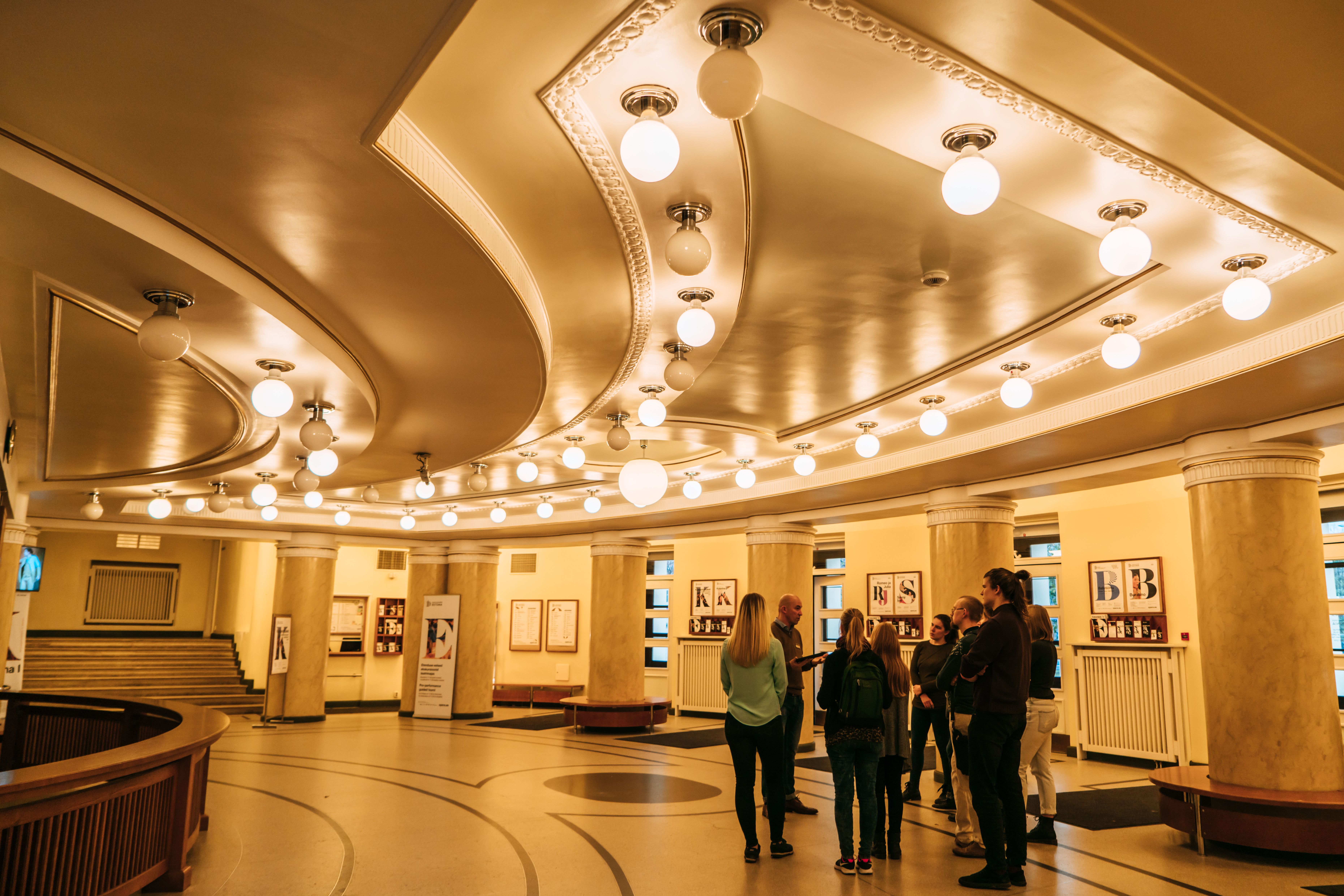 Rahvusooper Estonia teatri fuajee