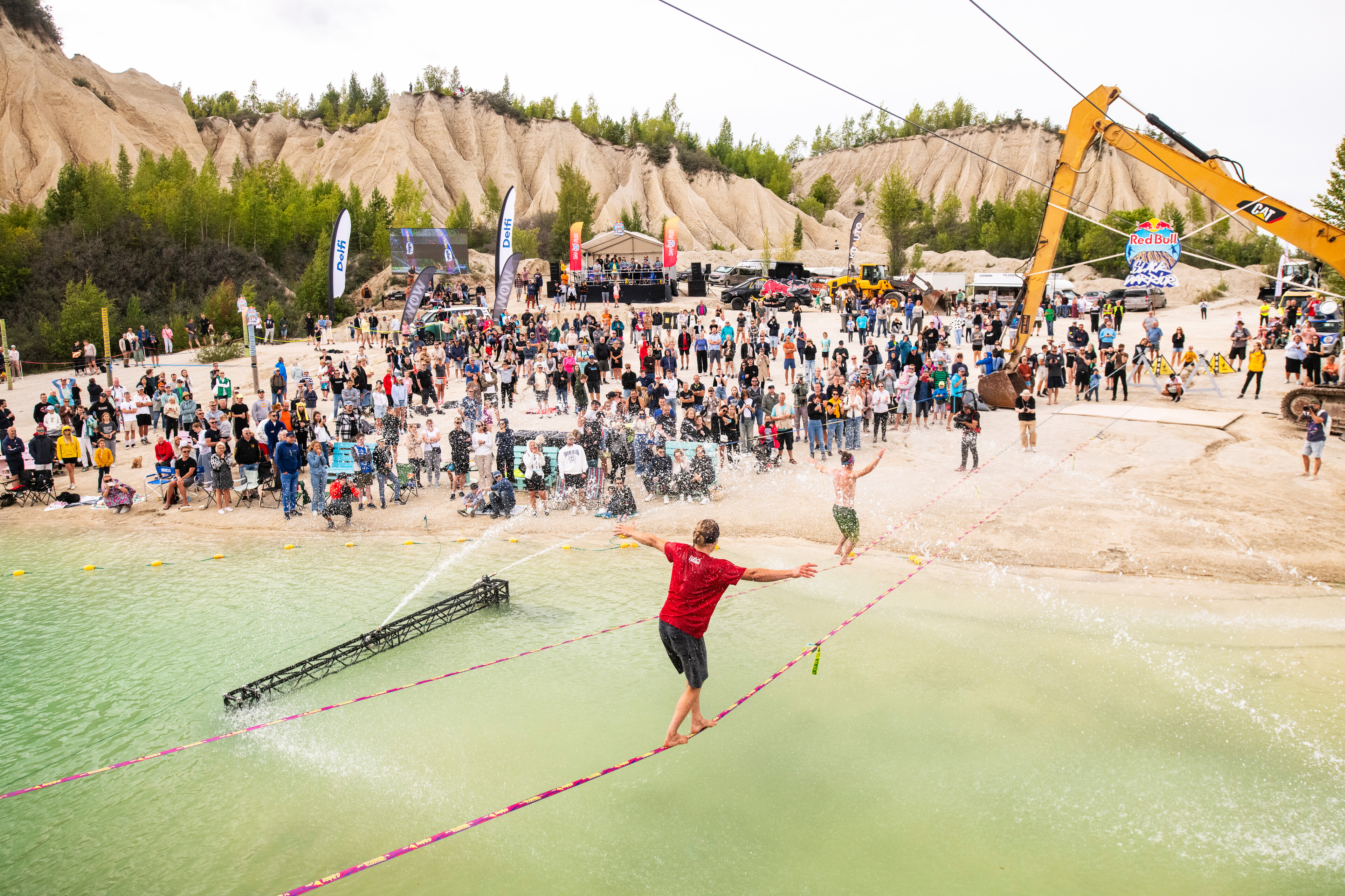Red Bull Slack Warrior toob Tallinnasse Noblessnerisse kokku maailma parimad slacklinerid. Tegemist on 1v1 võistlusega, kus sportlased lastakse rajale