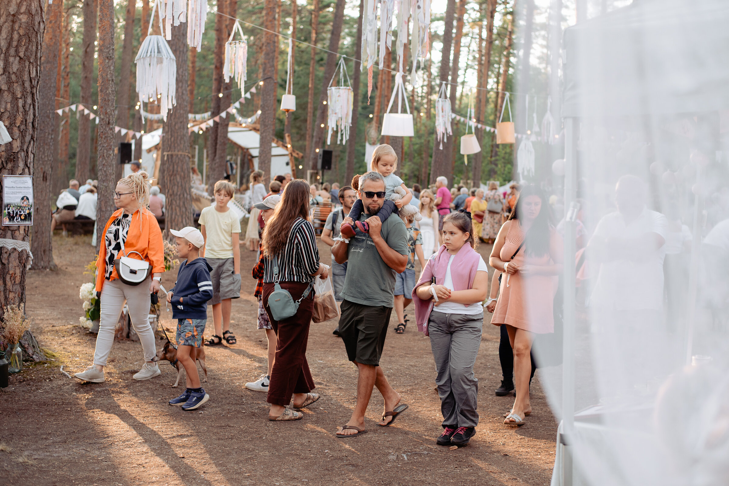 Uma Üülaat külastajad