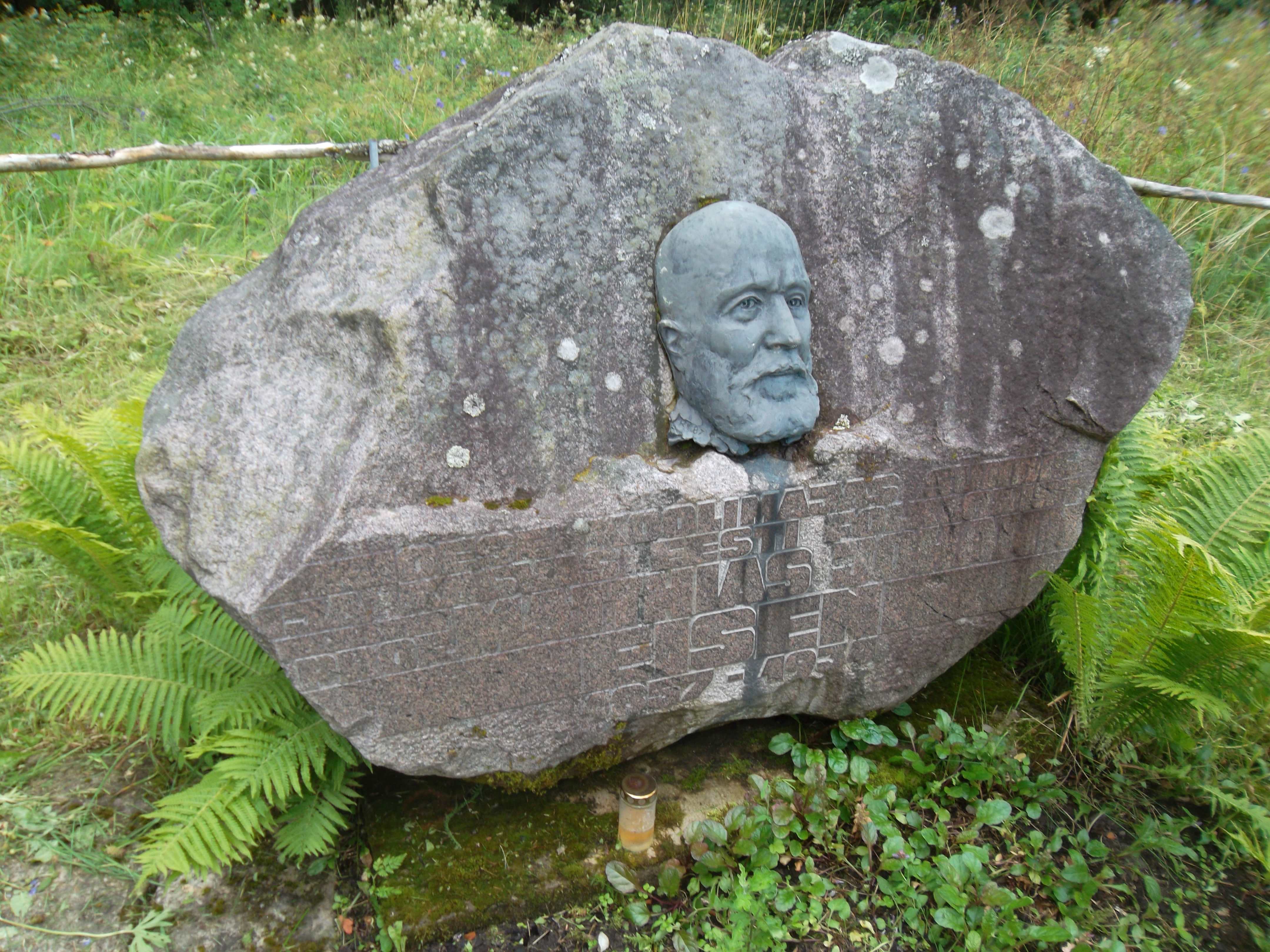 J.Eiseni mälestusikivi