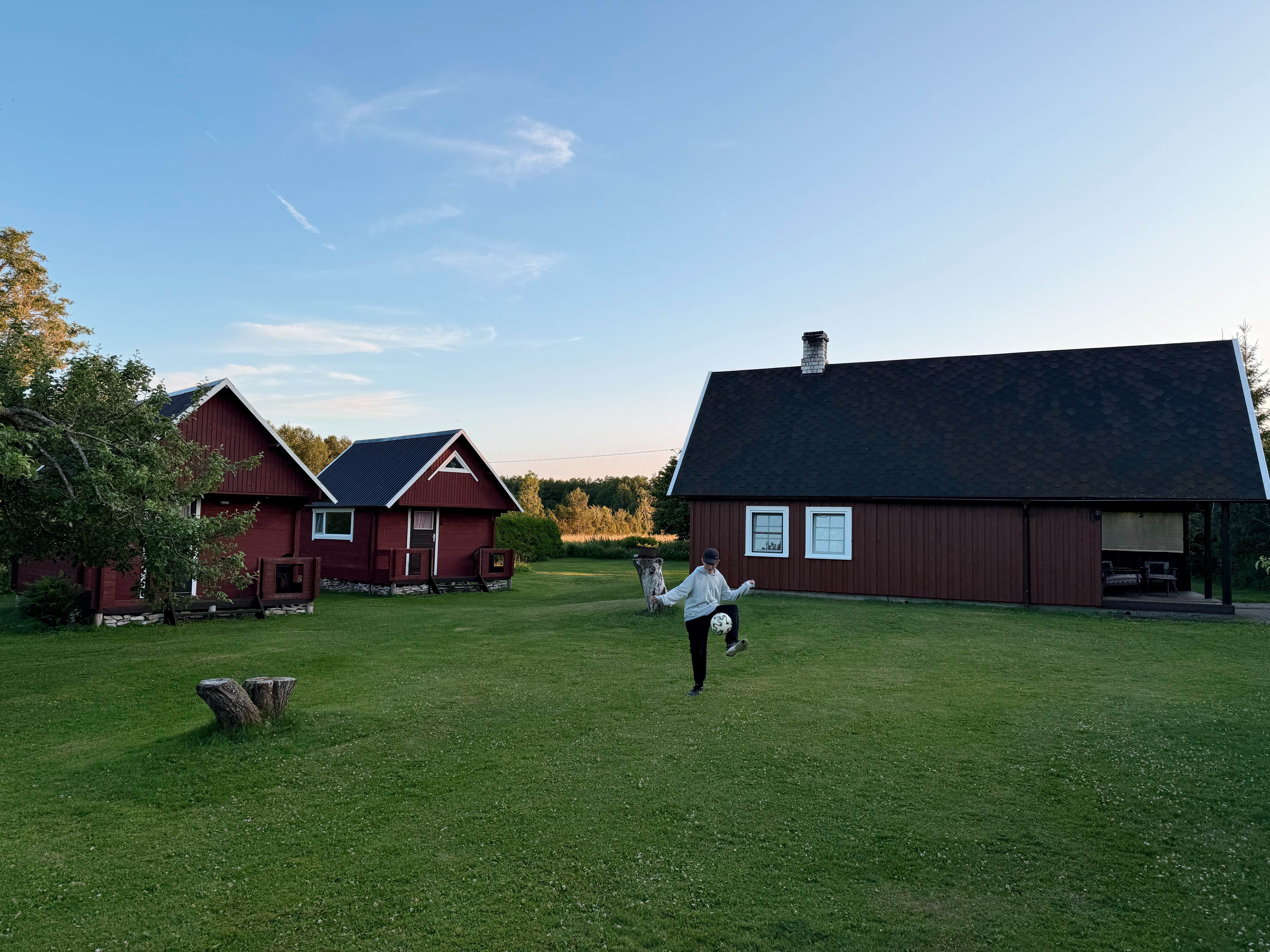 Diby Kämpingu hooviala