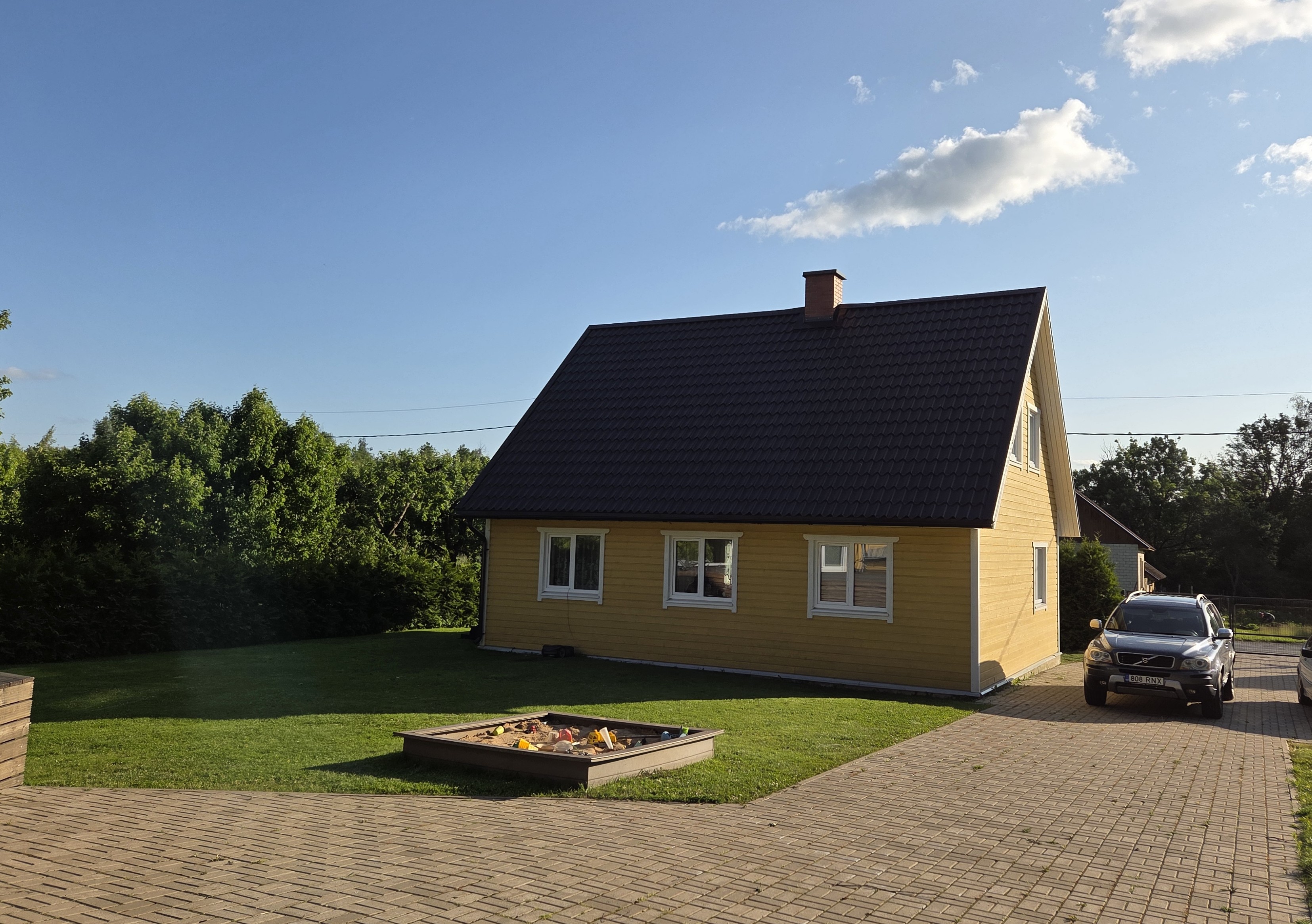Puhkemaja vaade hoovi poolt