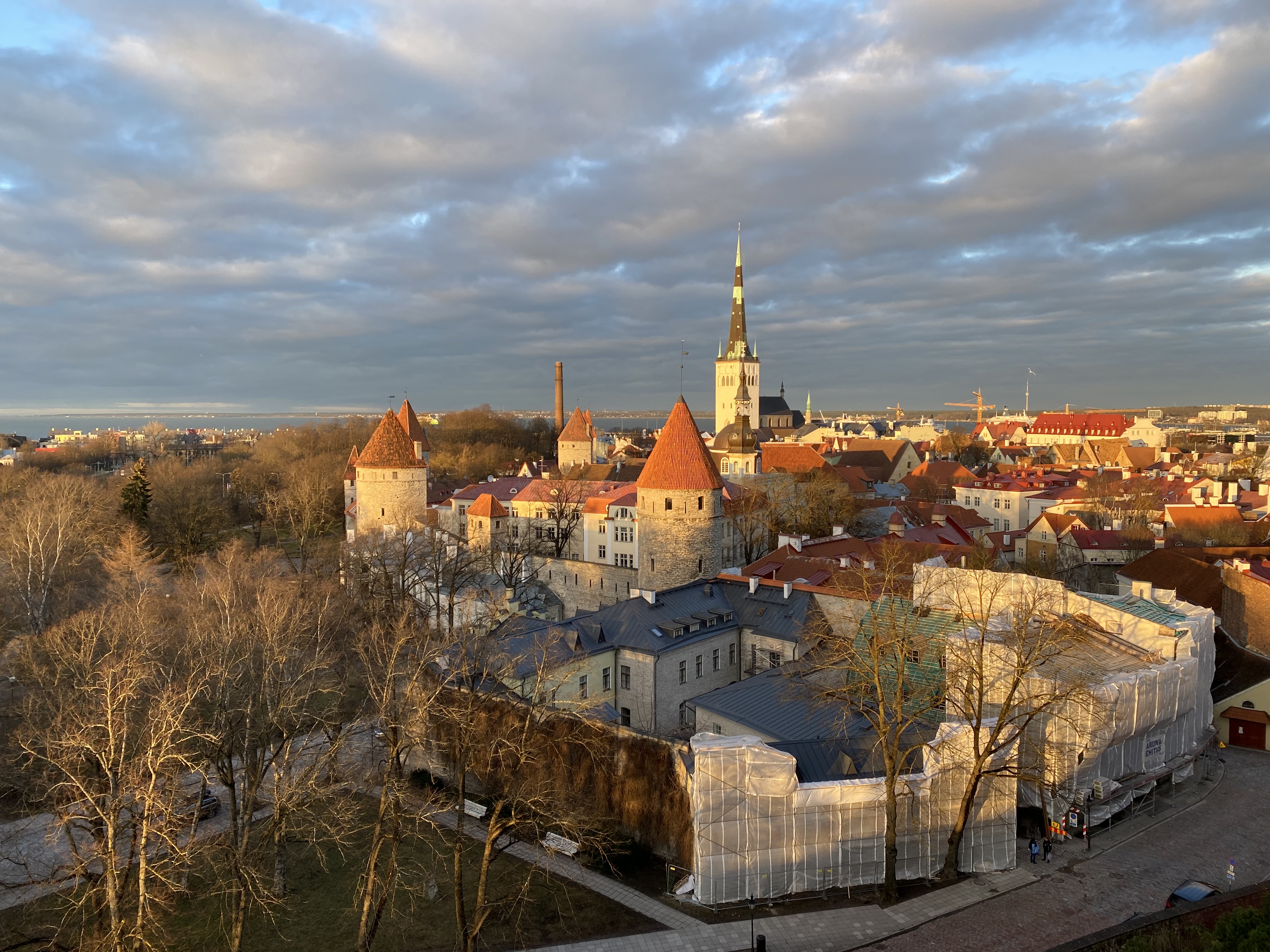 Vaade Tallinna vanalinna punastele katustele