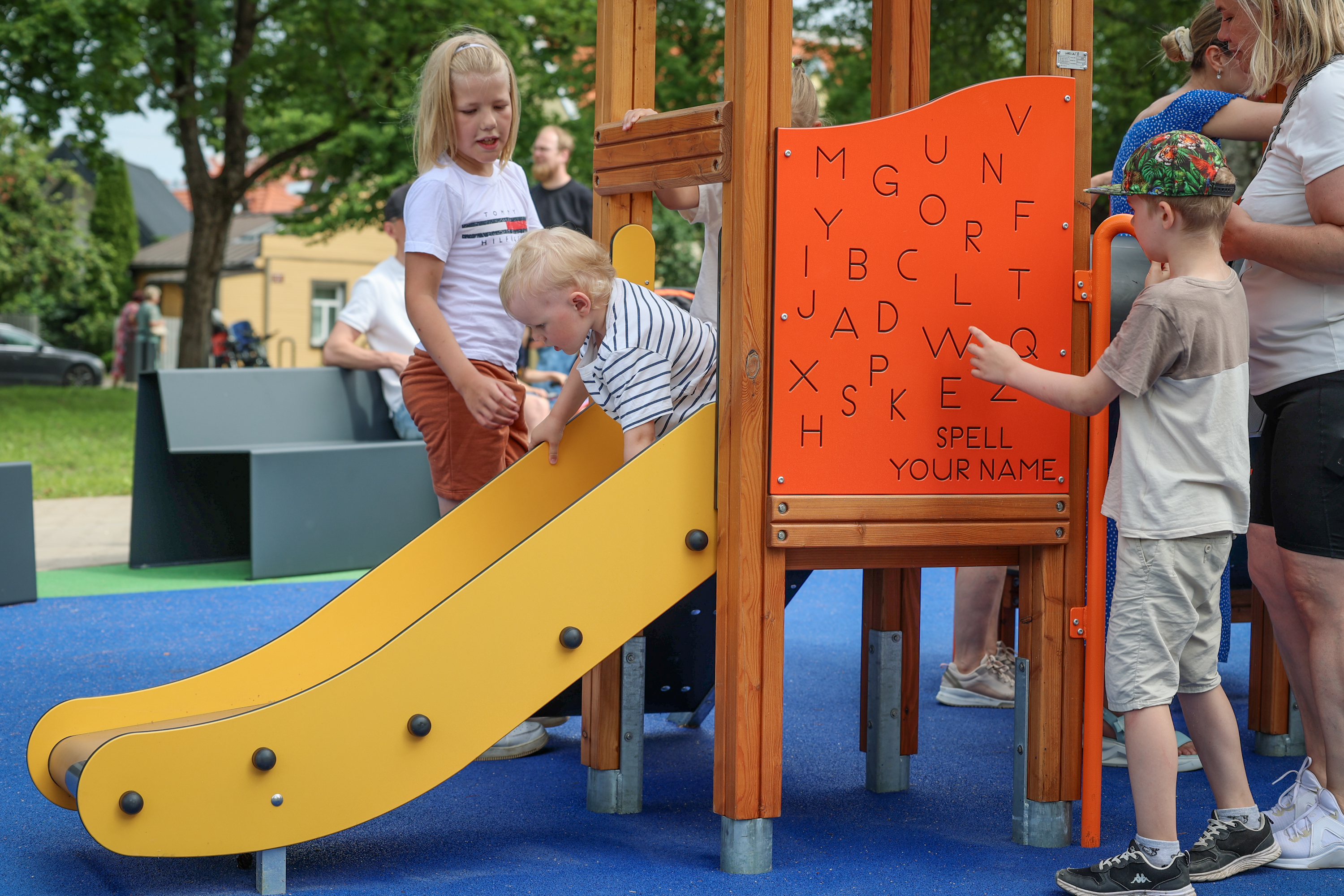 Laste mänguväljak Pärnu Munamäe pargis