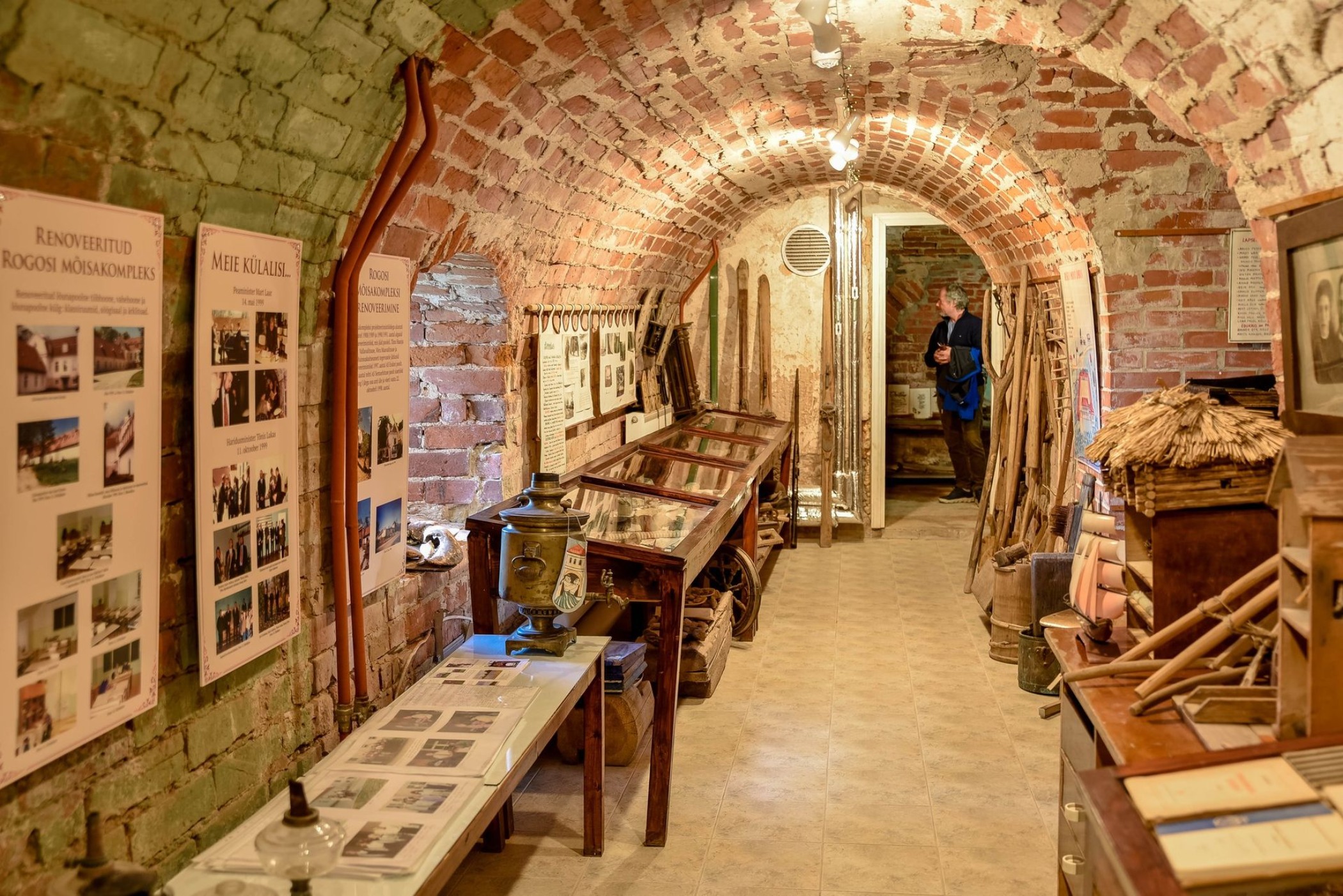 Muuseumikeldrid Rogosi mõisa peamajas