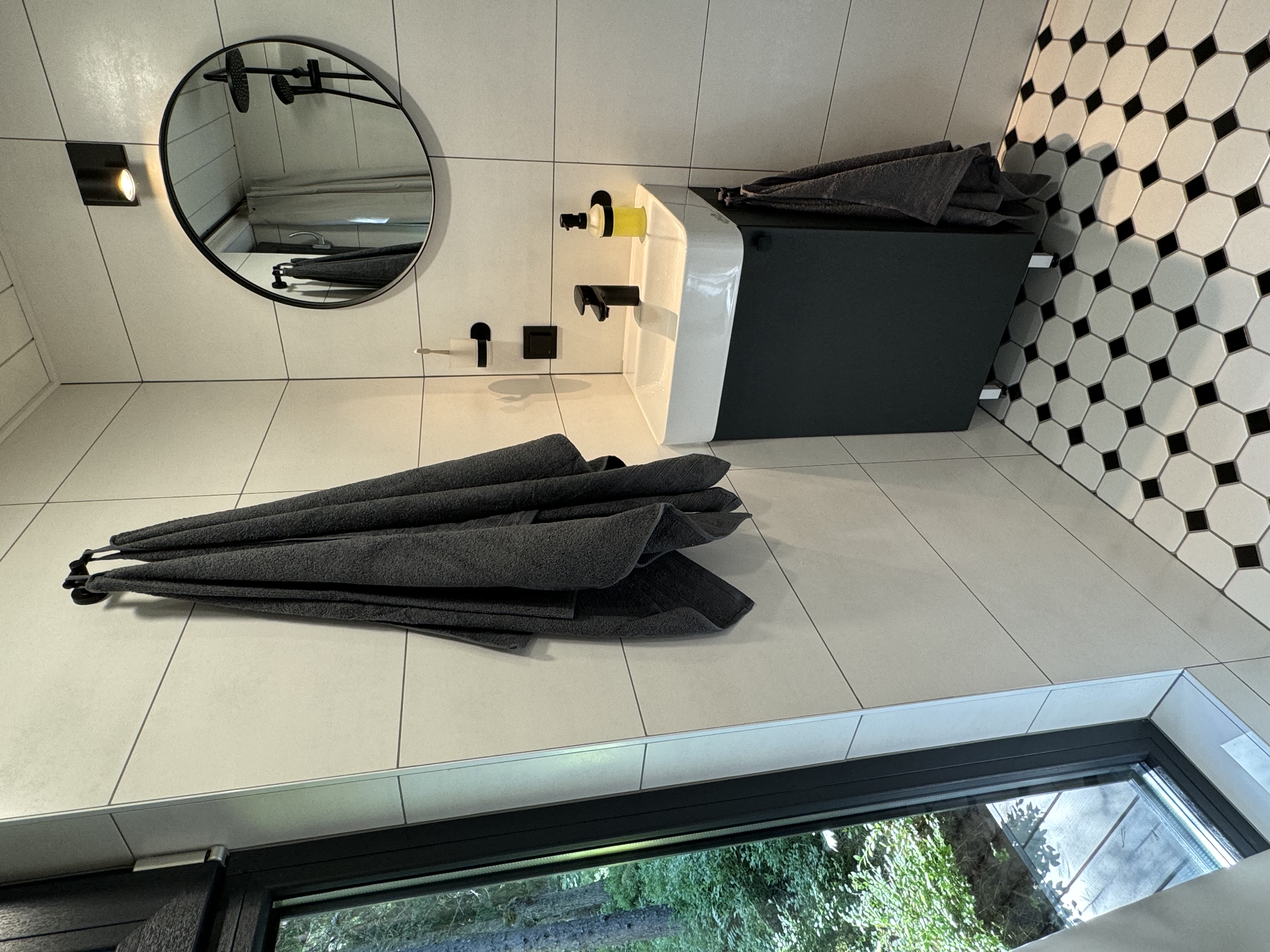 Puhkemaja Paus duširuumi valamu