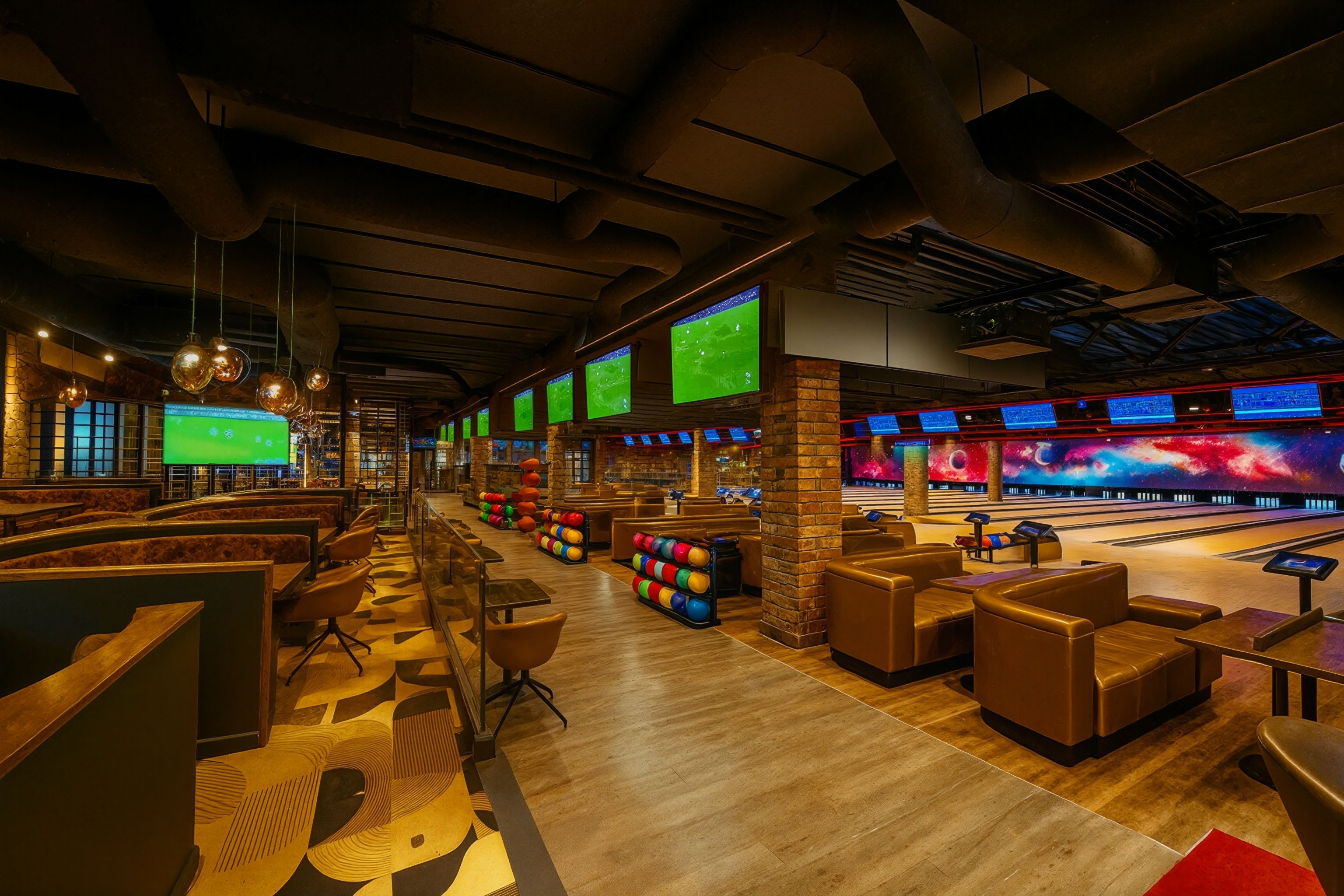 Bowlingsaal des Elamus Bowling von innen