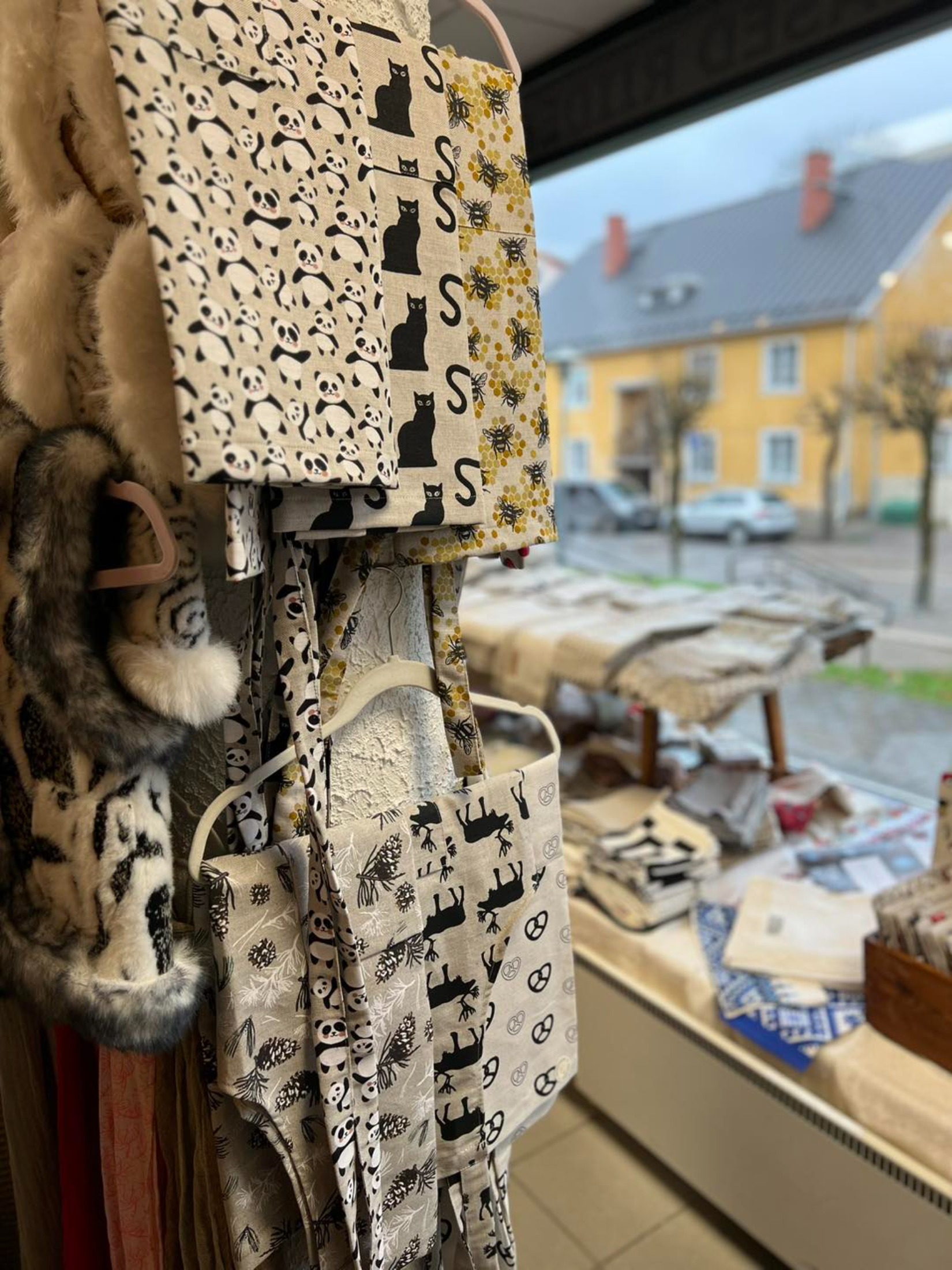 Piret Pilberg Linasedriided kaupluse väljapanek