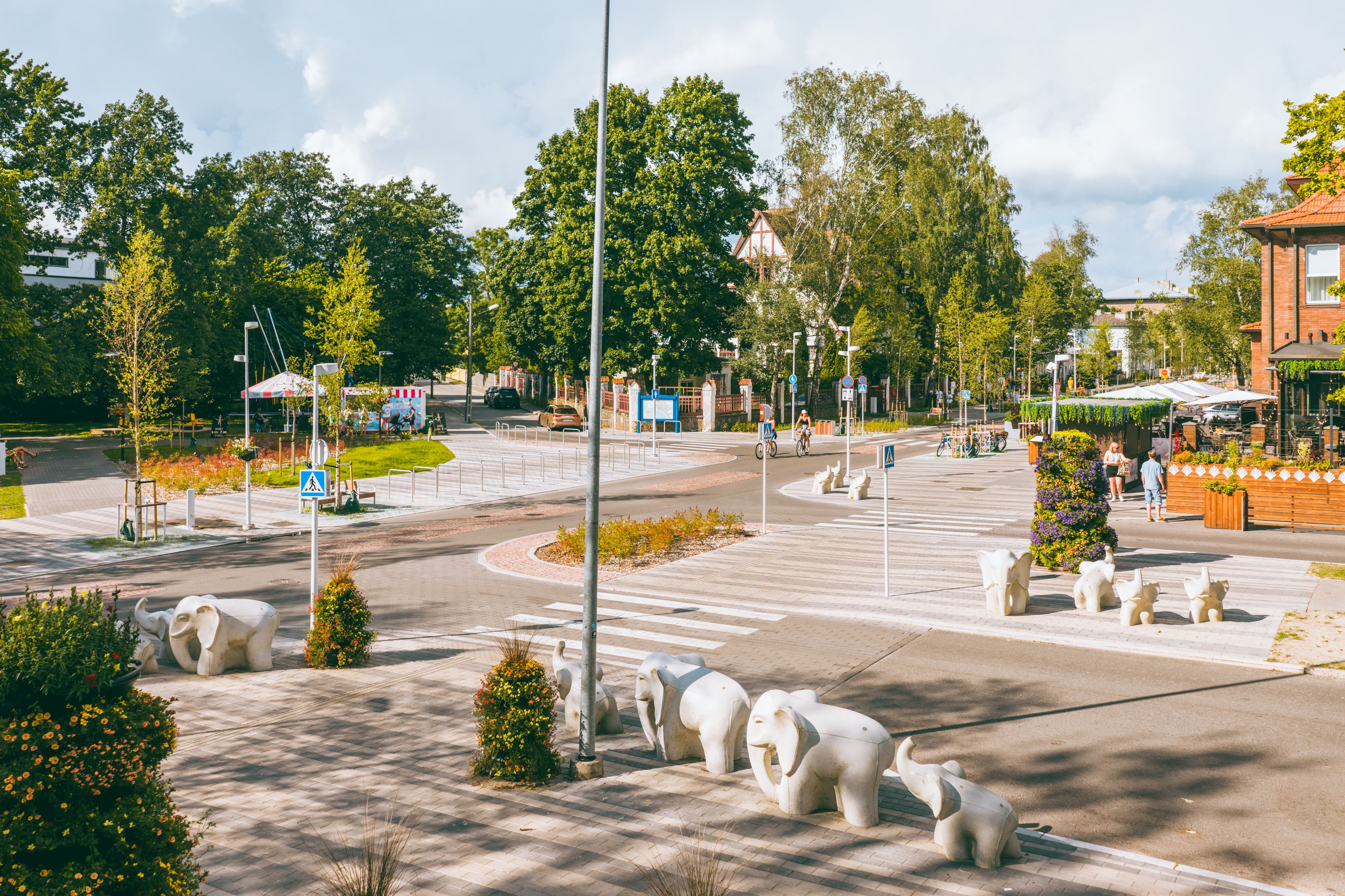 Elefanten von Pärnu vor der Villa Wesset