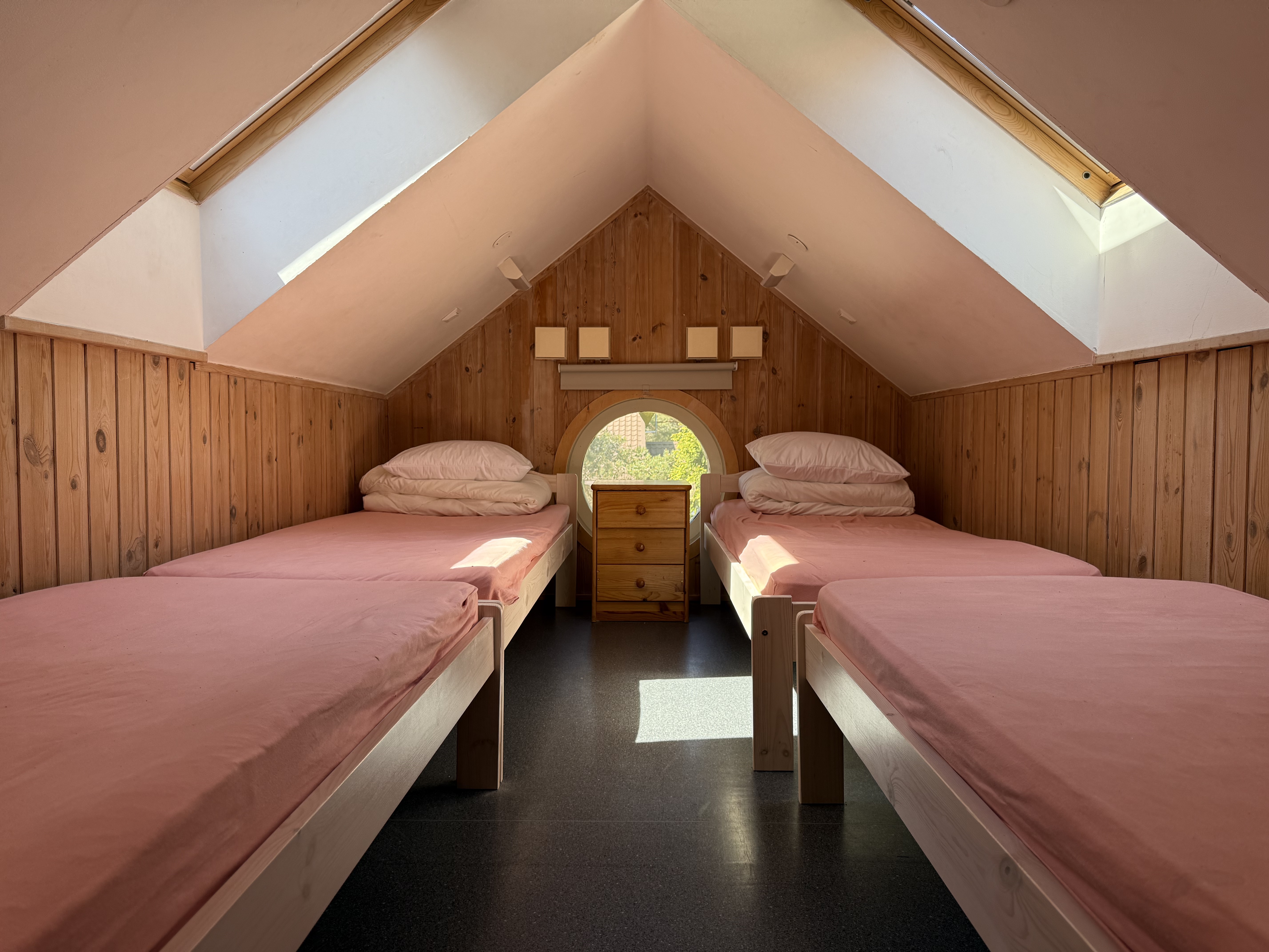 Kloogaranna Puhkeküla Akeli Villa magamistuba