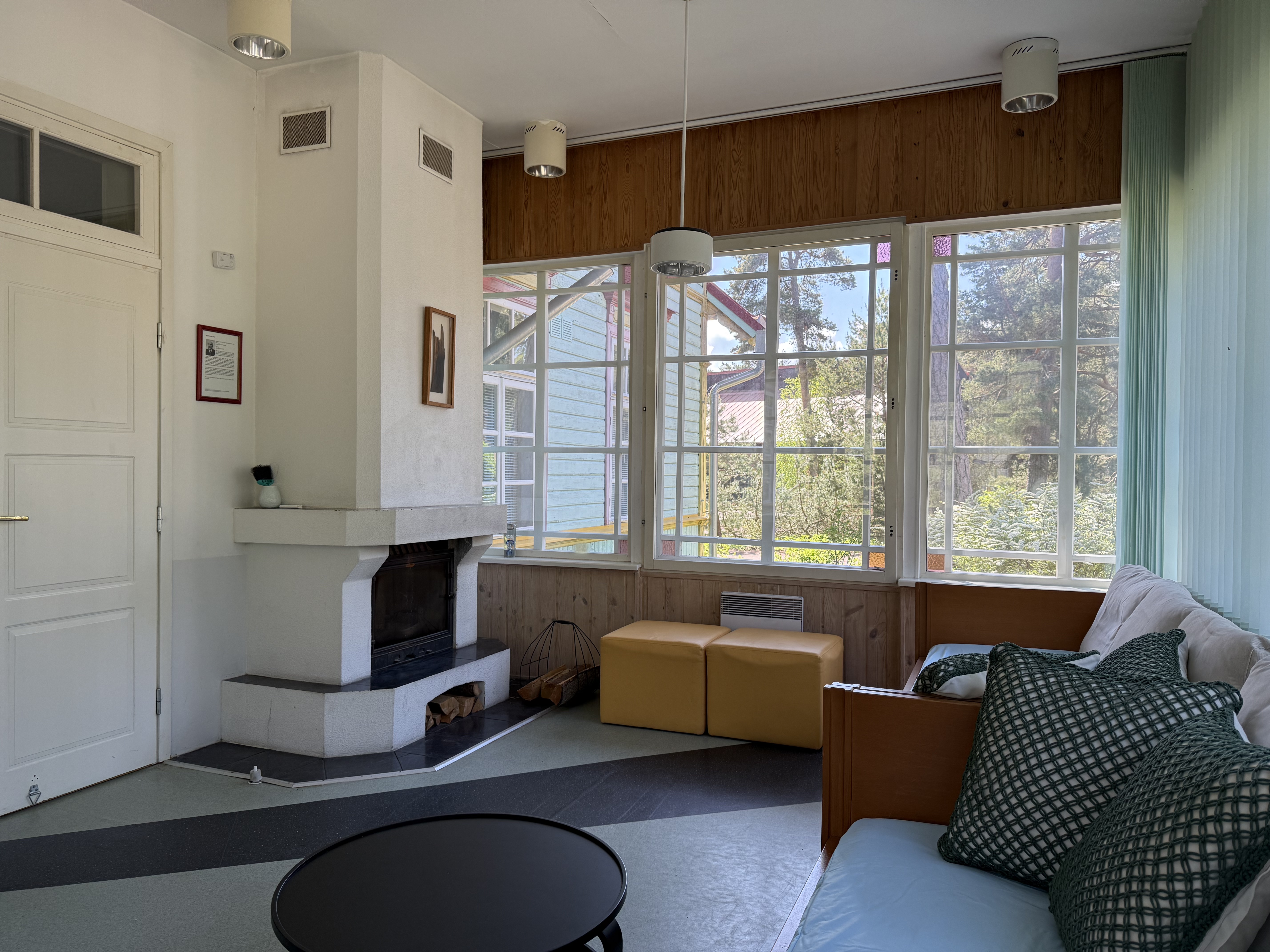 Kloogaranna Puhkeküla Akeli Villa kaminaruum