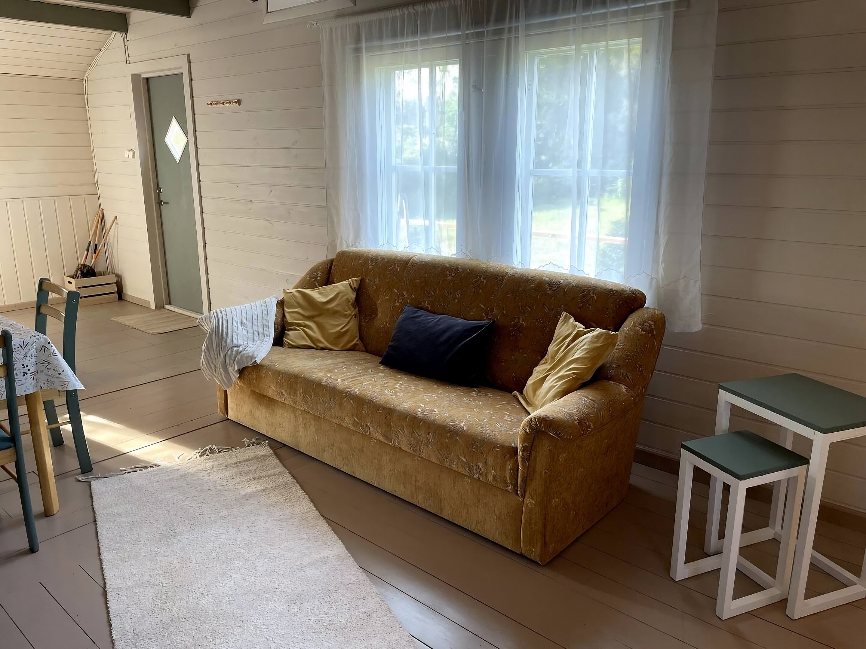 Jennima-Lau puhkemaja diivan