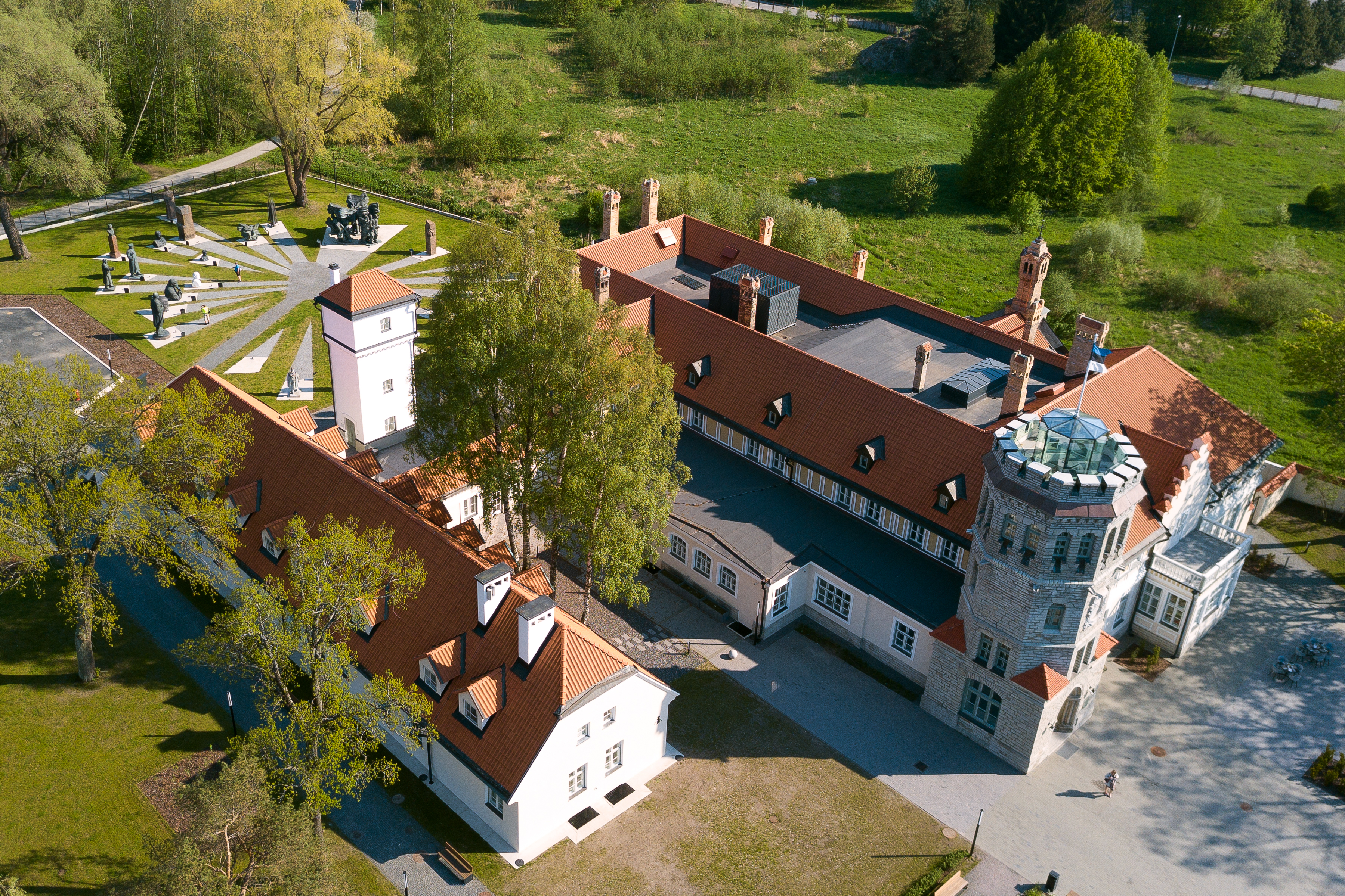 Maarjamäe lossi õhuvaade Tallinnas