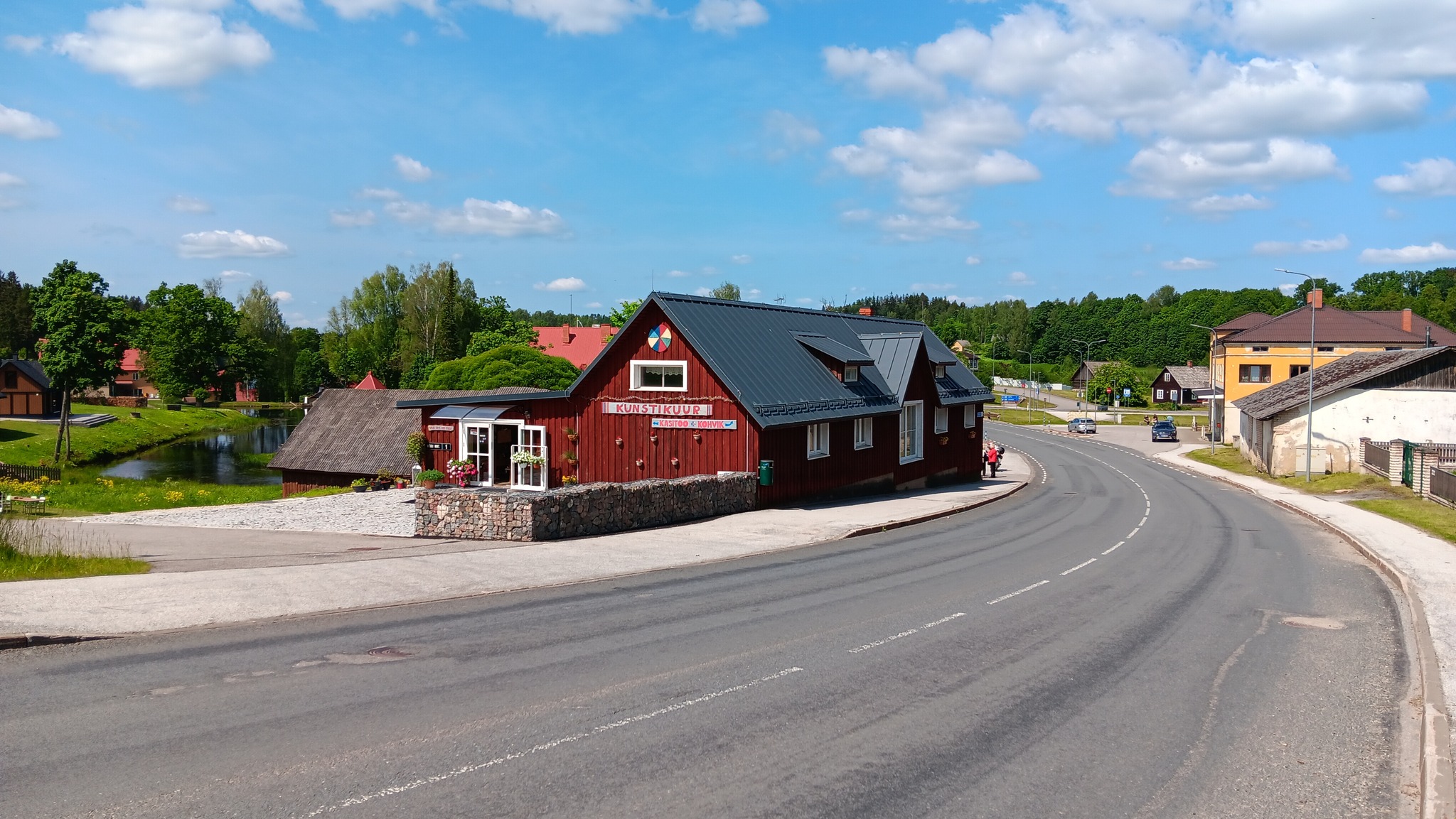 Rõuge Kunstikuur, vaade tänavalt