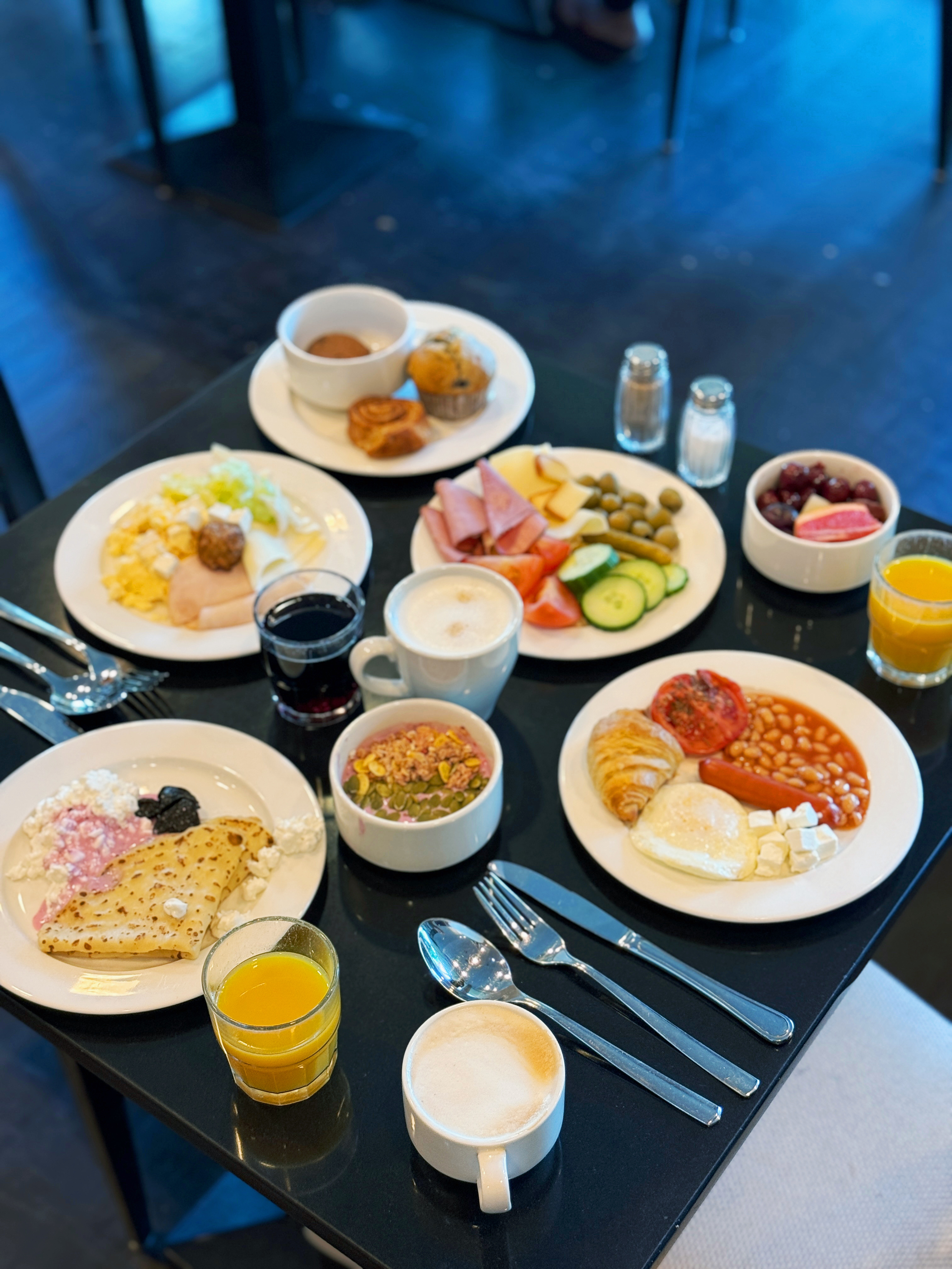 Breakfast, wide selection