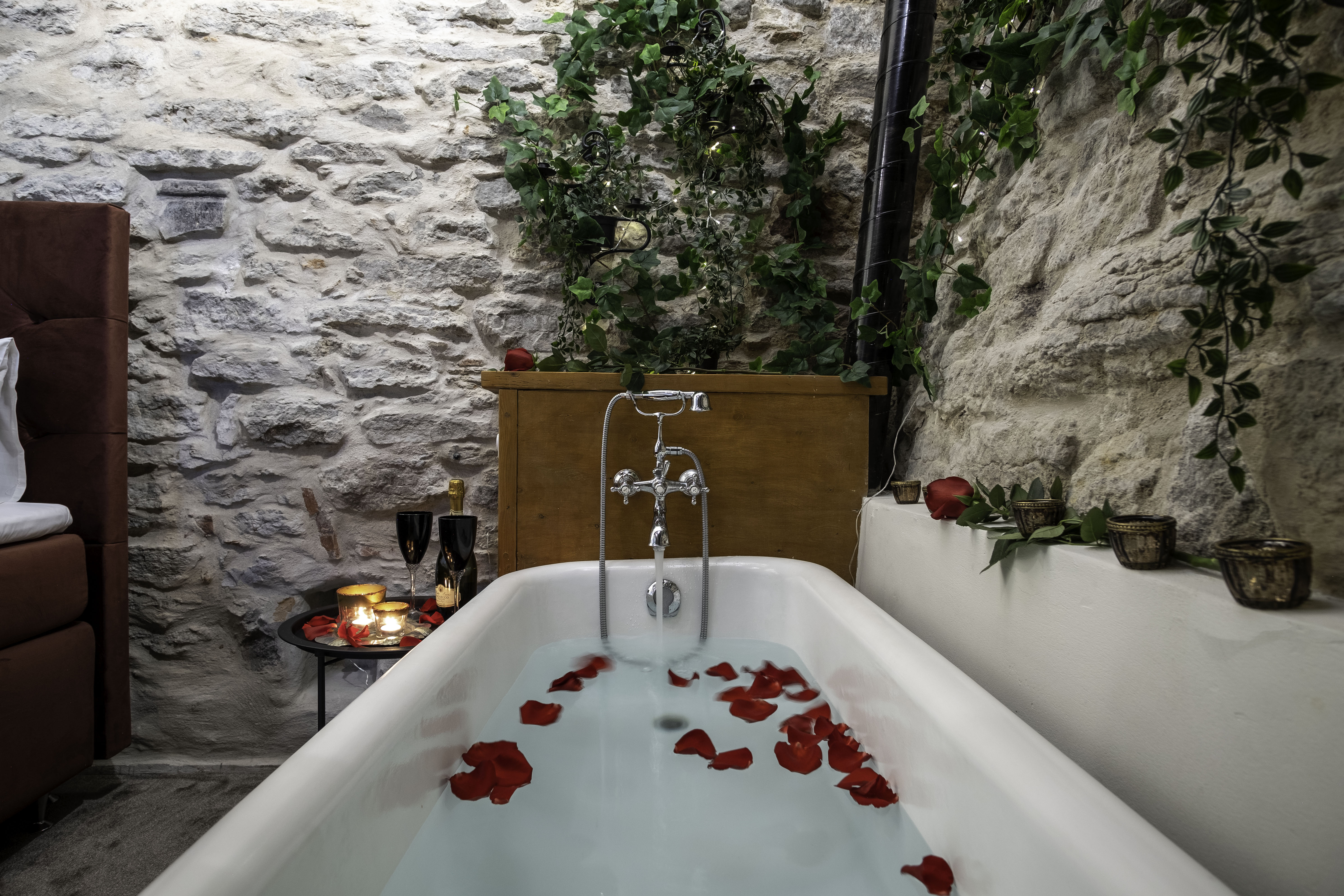 Vannituba koos vanniga Rataskaevu 16-1