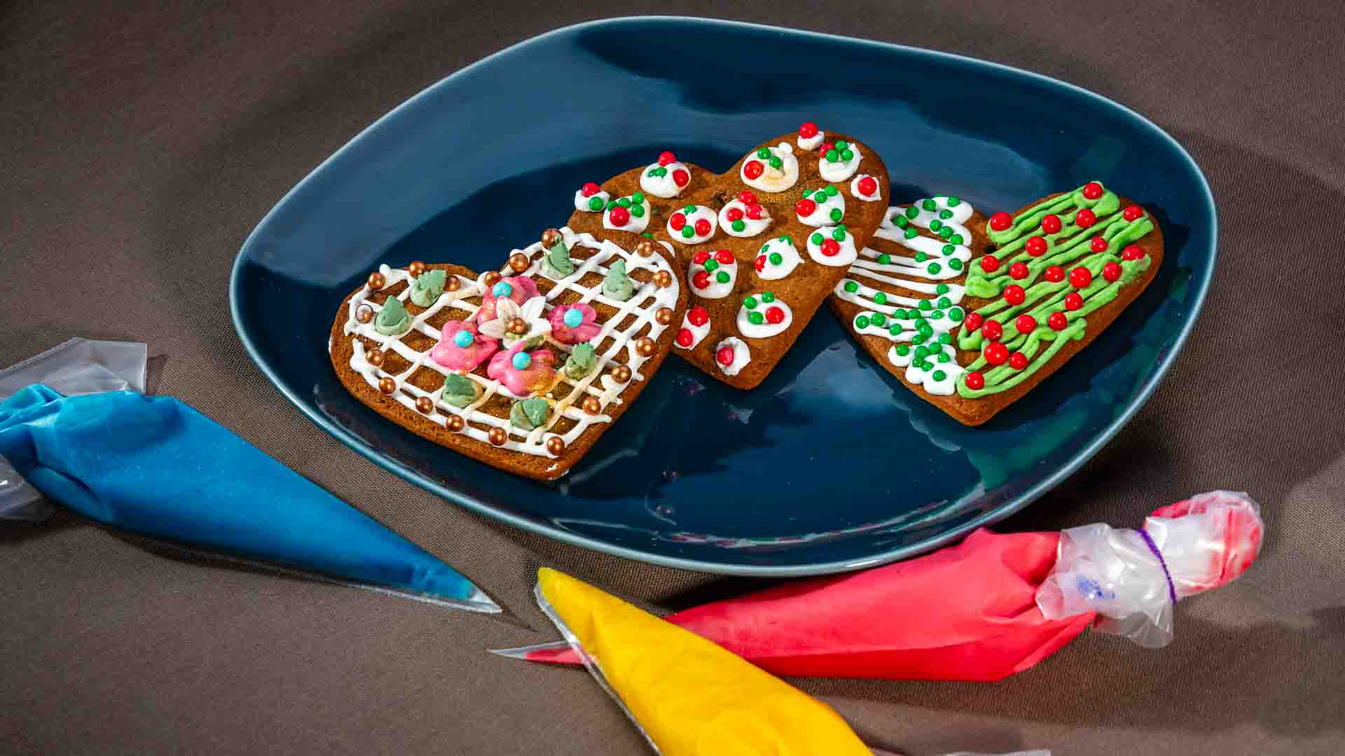 Decorated gingerbread in Örreke's workshop