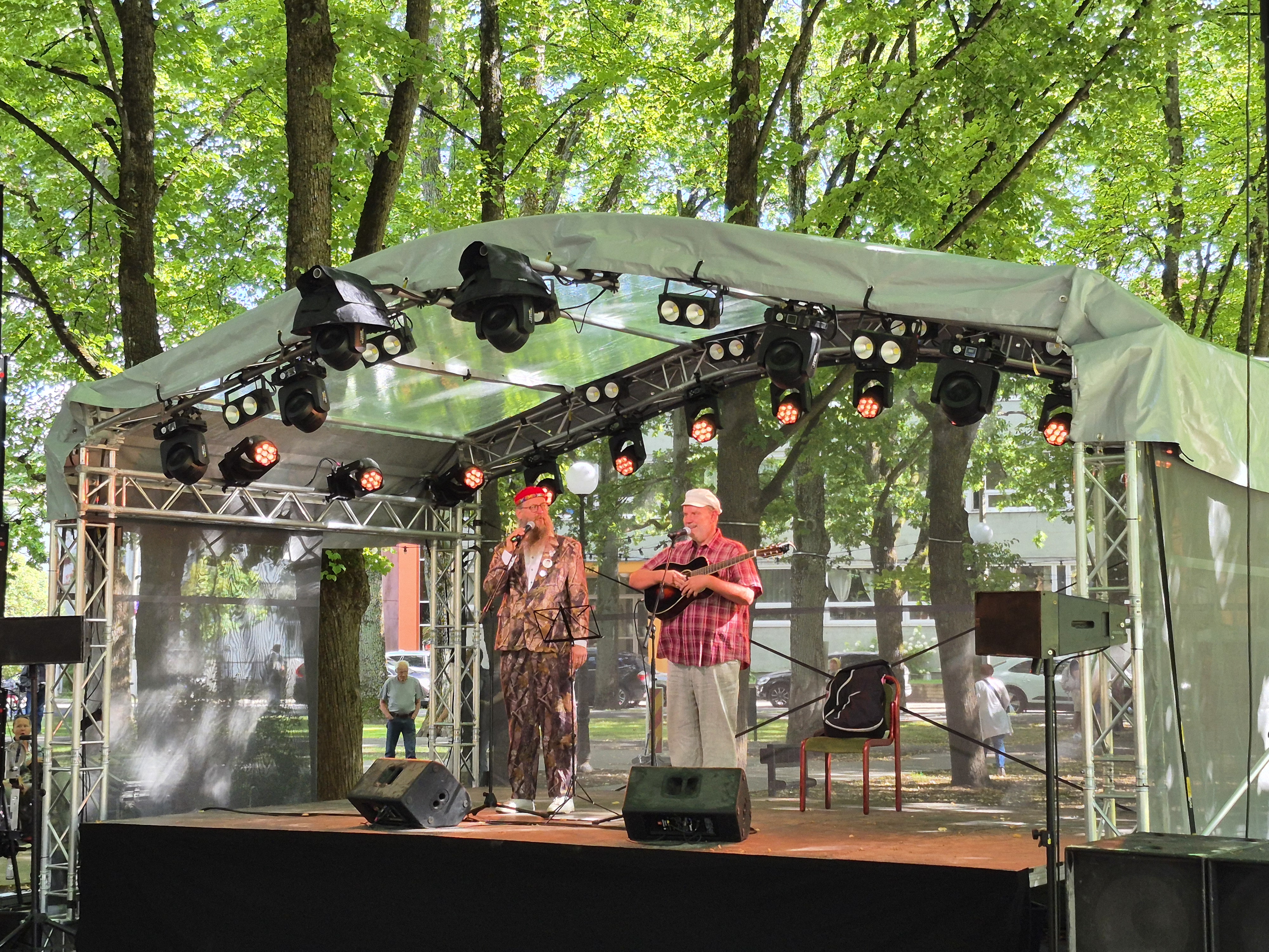 "Loll on raske olla ikka"