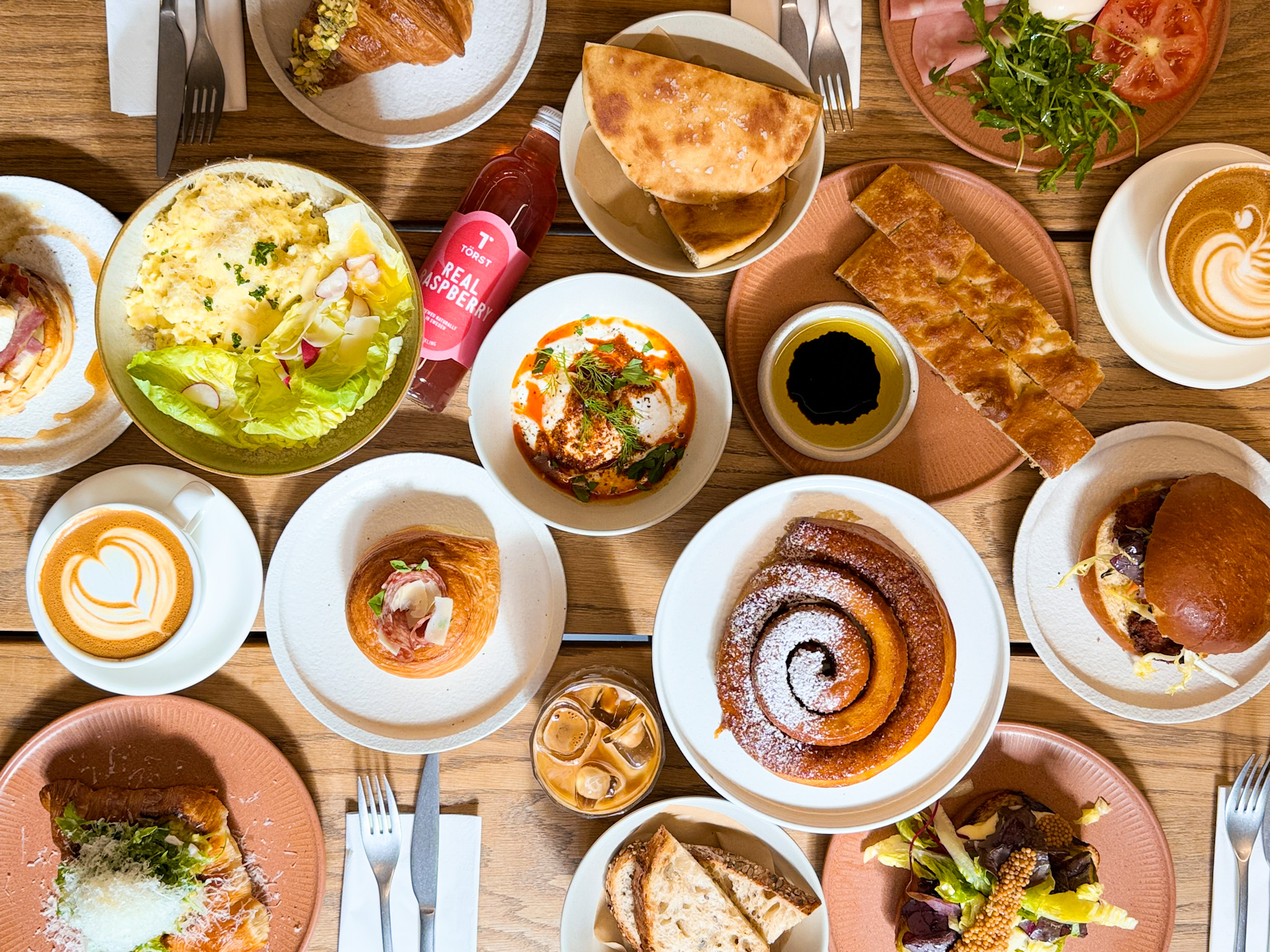 Rikkalik valik toite ja jooke Cruffin Aparaaditehase menüüst