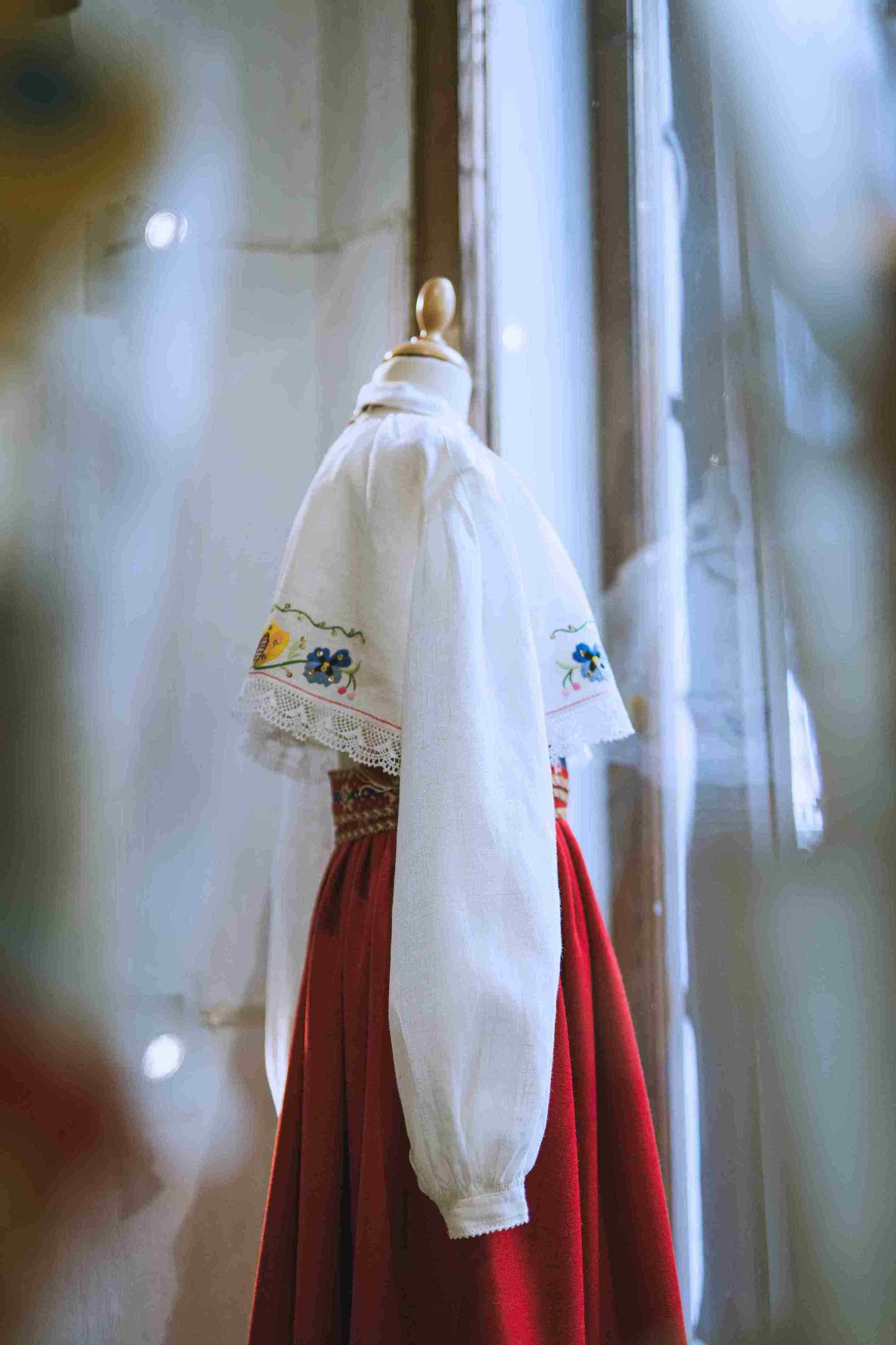 The Estonian Handicraft House is the place to buy authentic Estonian handicrafts from. Here, folk traditions exist alongside contemporary ones. The wo