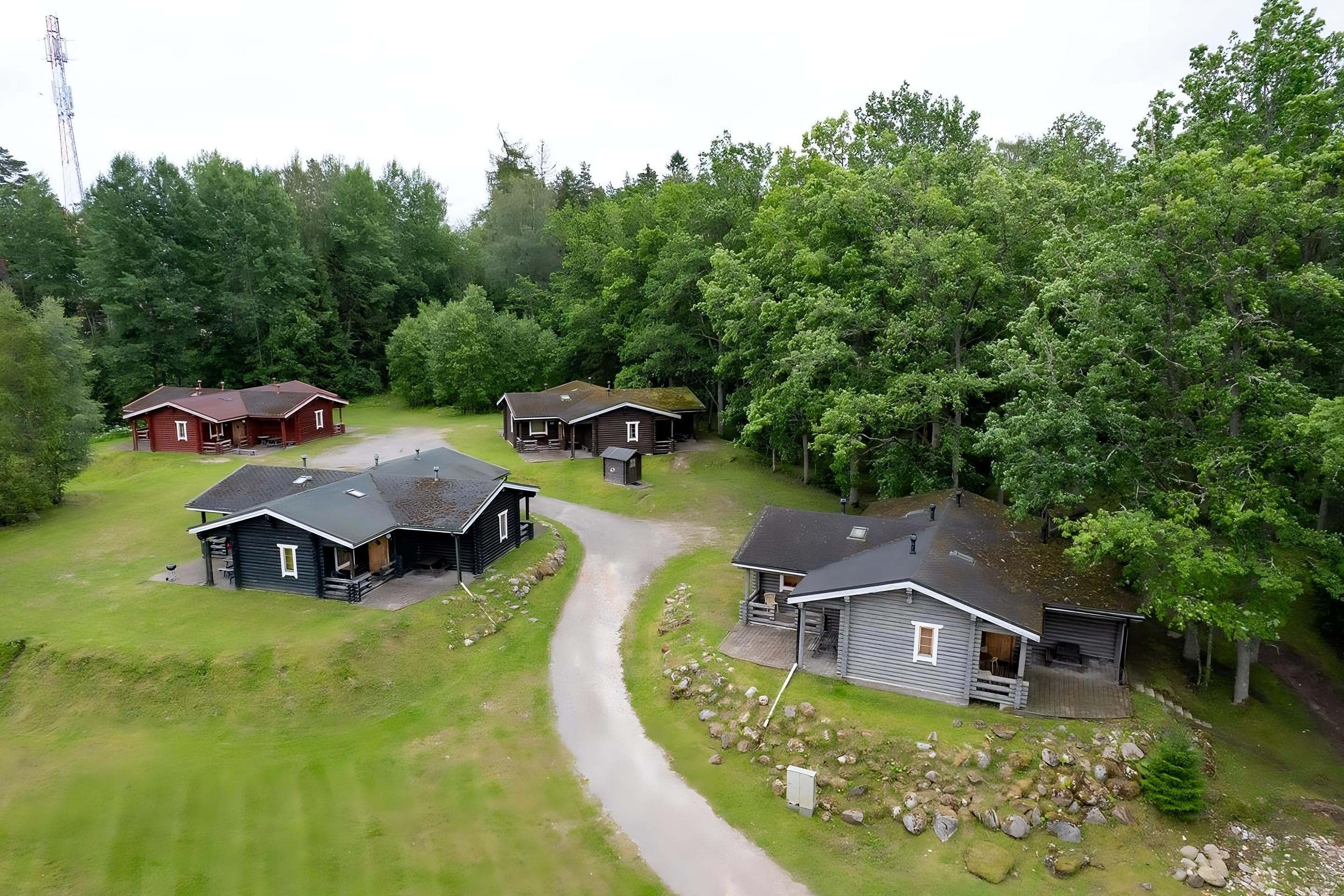 Nelijärve Puhkekeskuse puhkemajad
