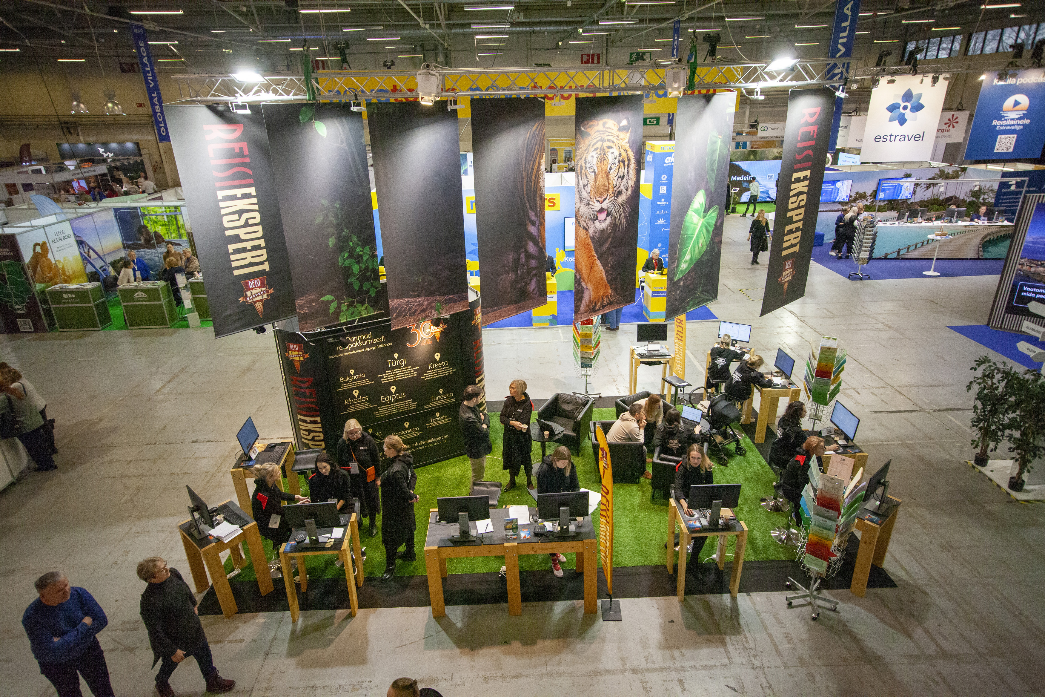 Innenansicht der Tourest-Messehalle