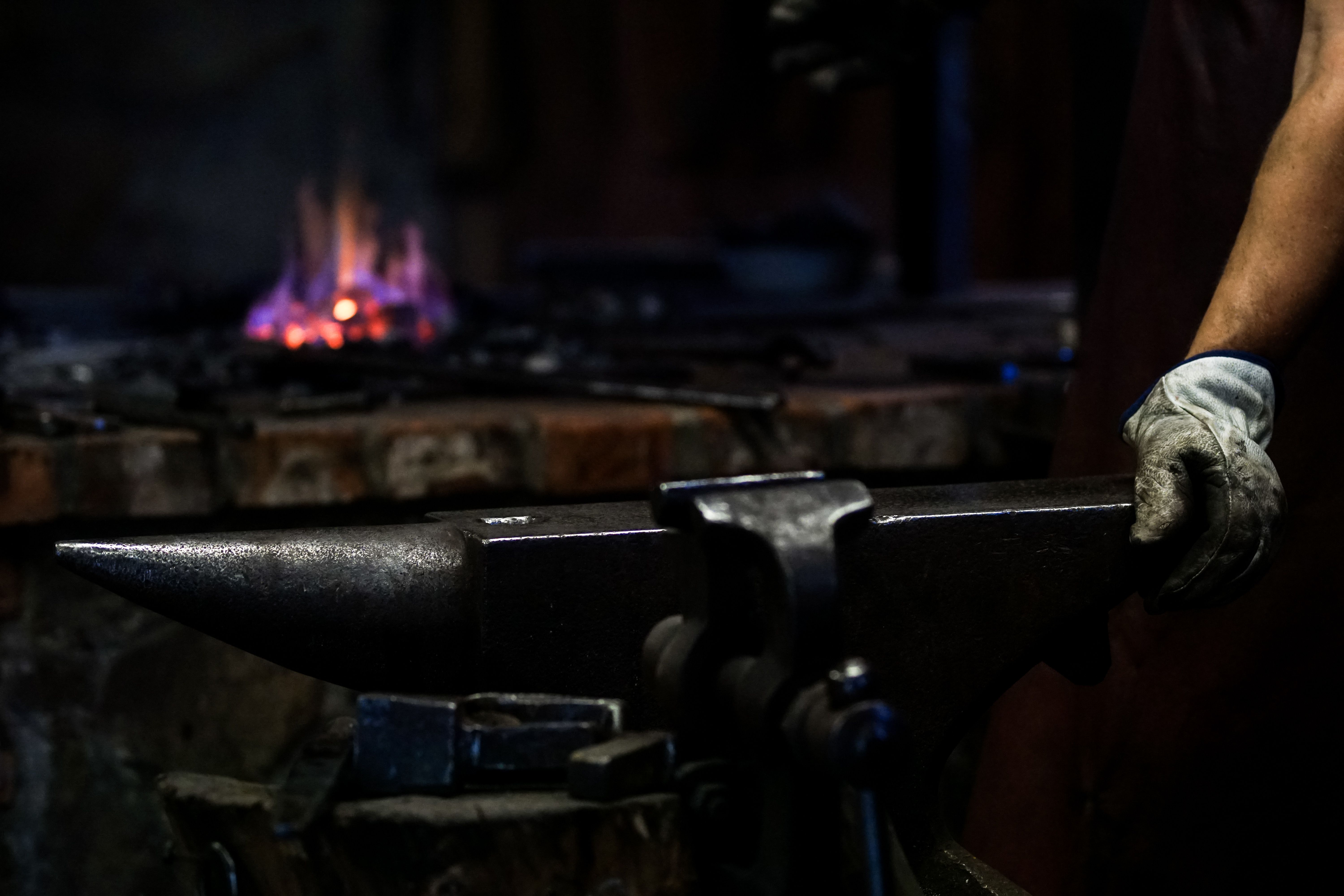On the Sepa farm in the municipality of Rõuge, you can learn about one of the world's oldest professions. In the blacksmith's workshop, you can watch 