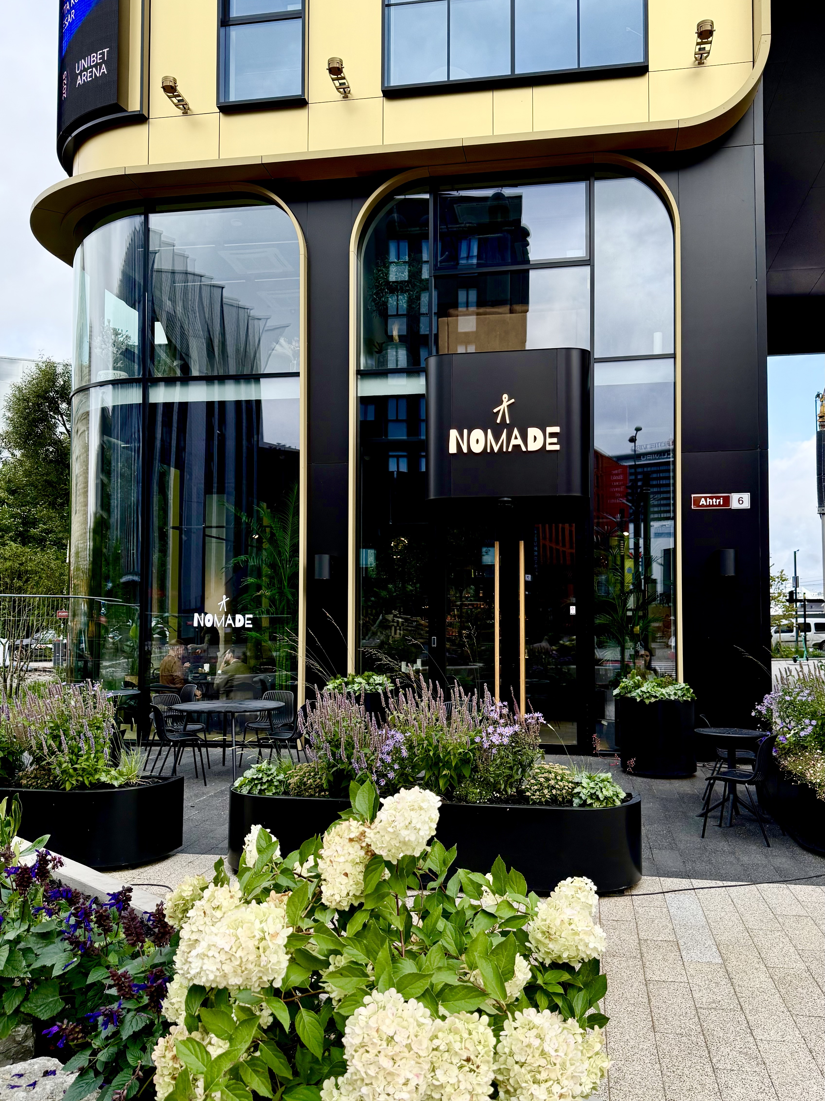 Nomade restoran väljast vaadates