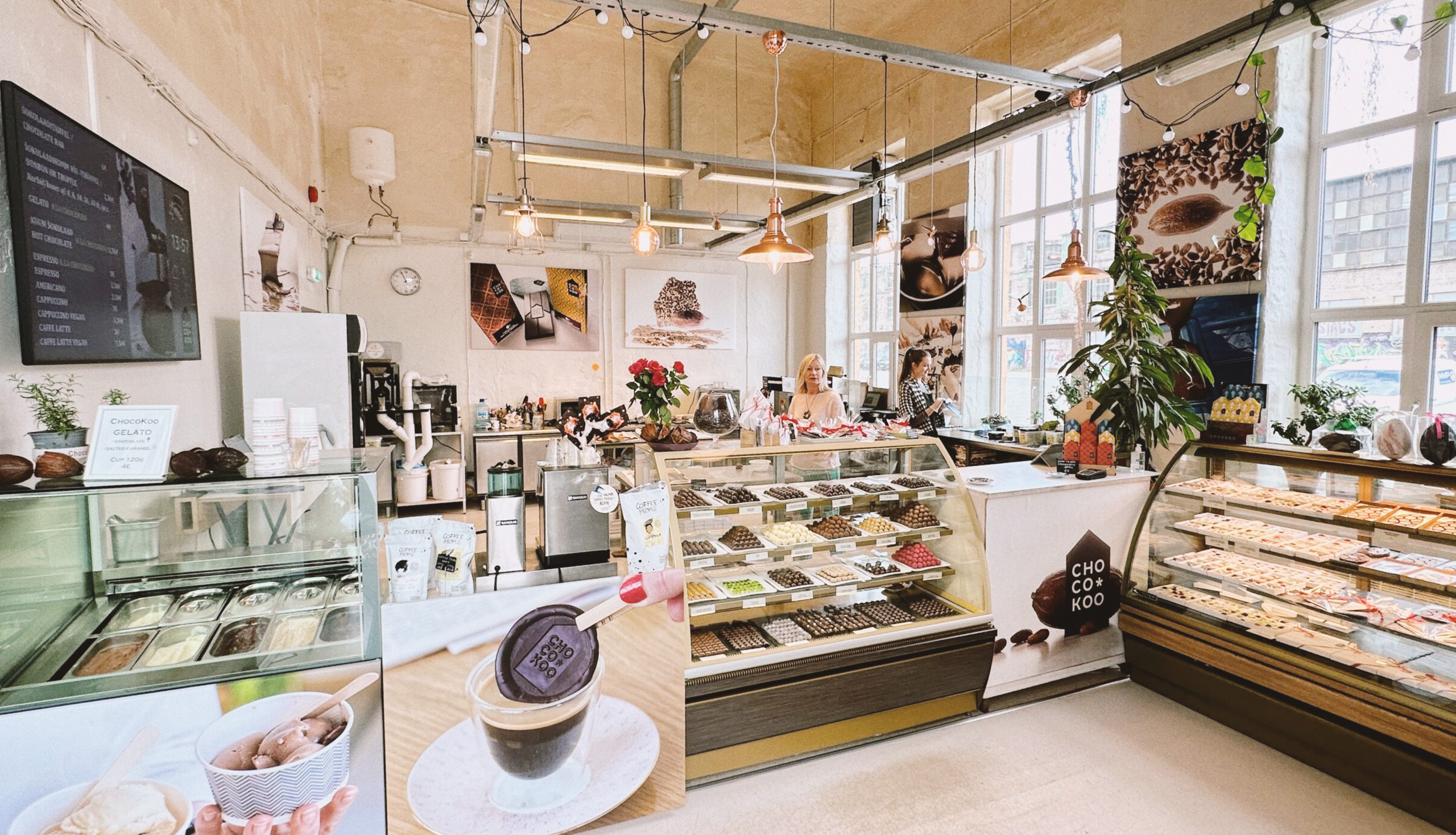 Chocokoo šokolaadikojas valmistatakse bean-to-bar šokolaadi ja trühvleid-komme. Chocokoo trühvlite valmistamise töötoas räägime kõigepealt kakaost, se