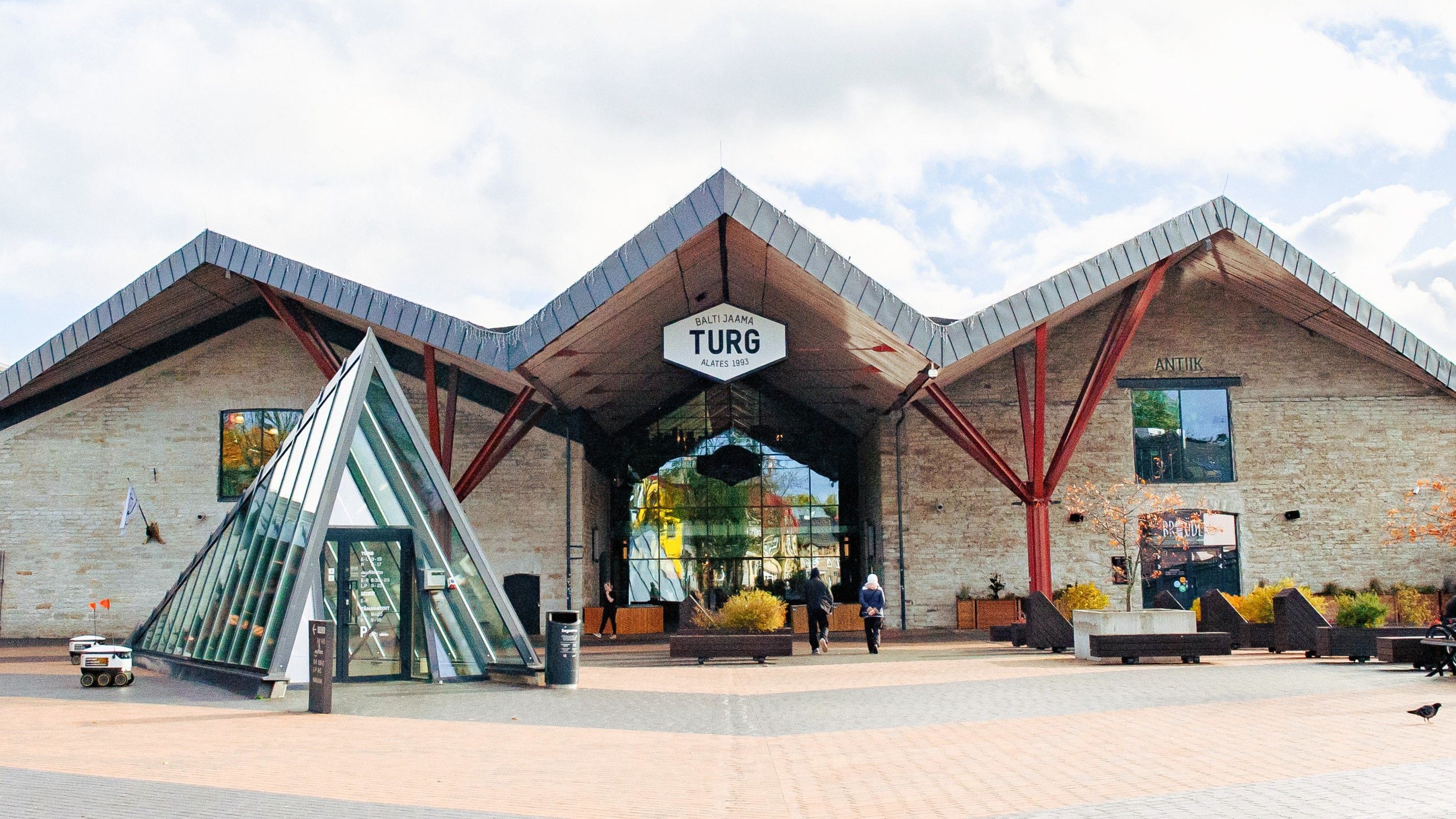 Back entrance to Balti Jaama Market