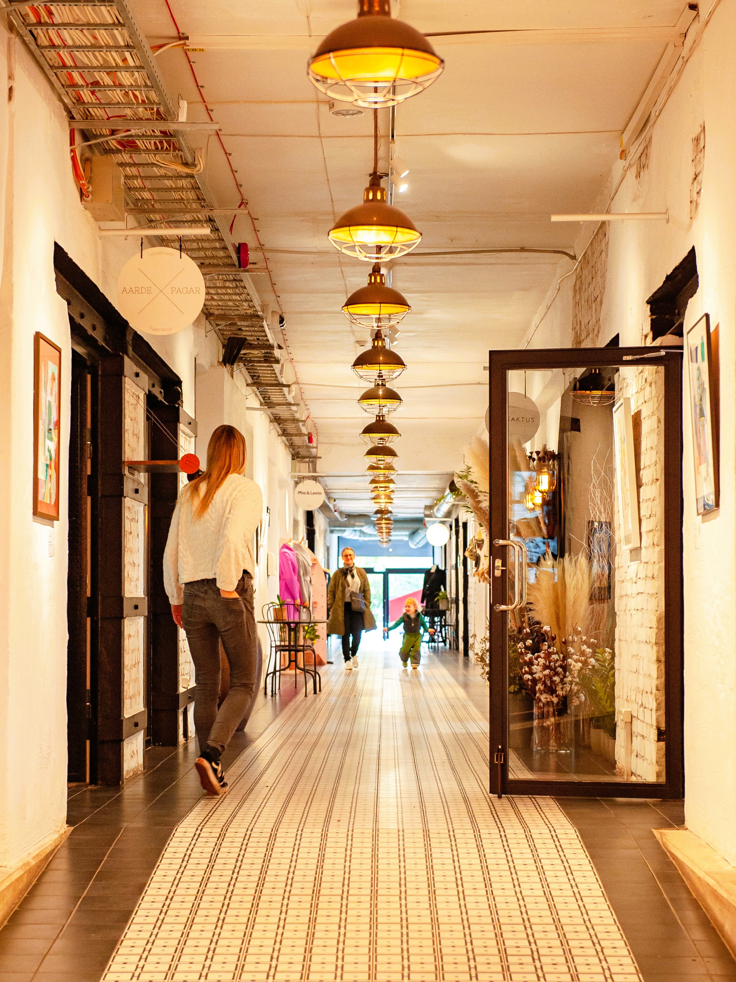 Telliskivi poetänav