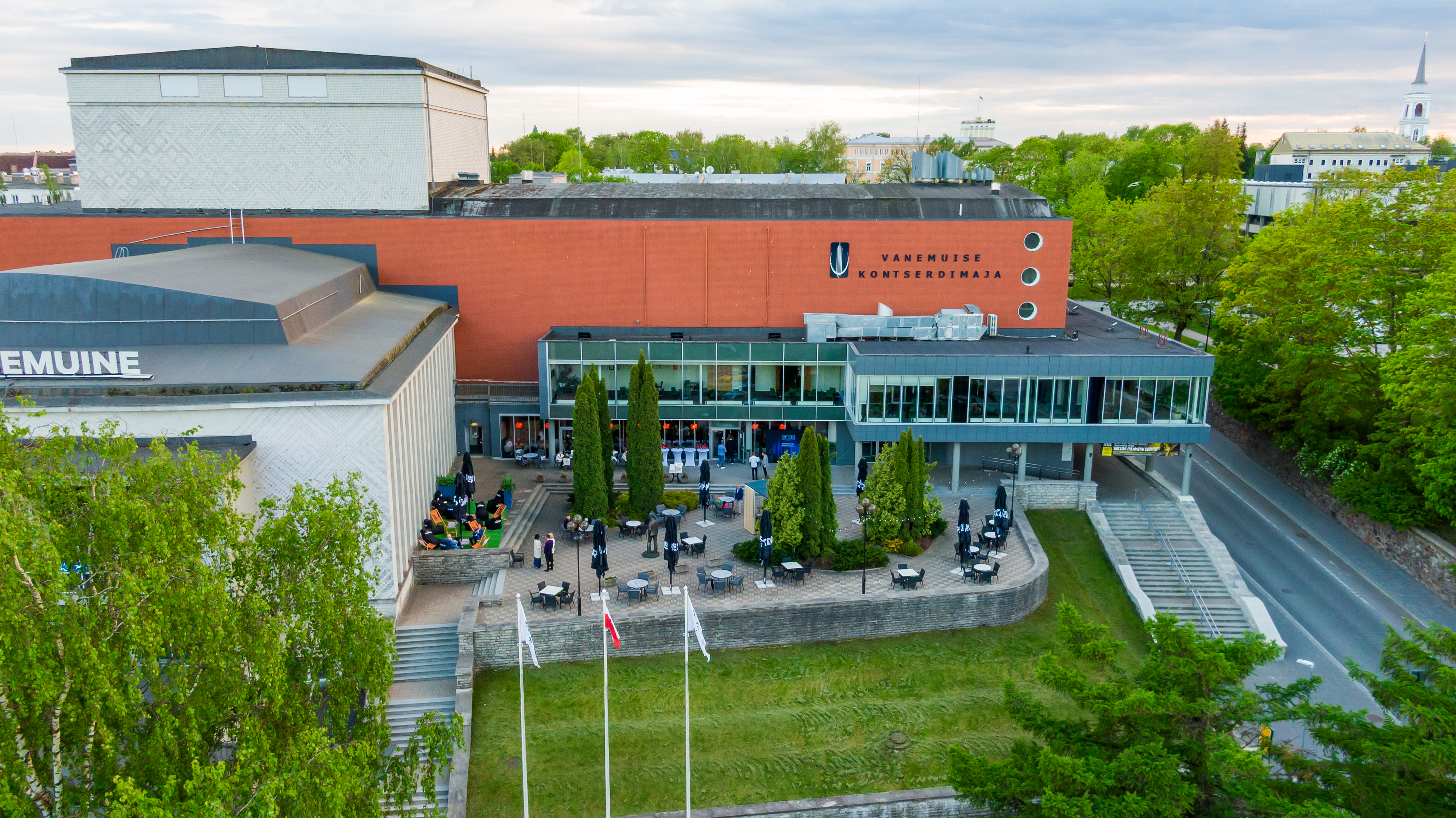 Linna suurim suveterrass