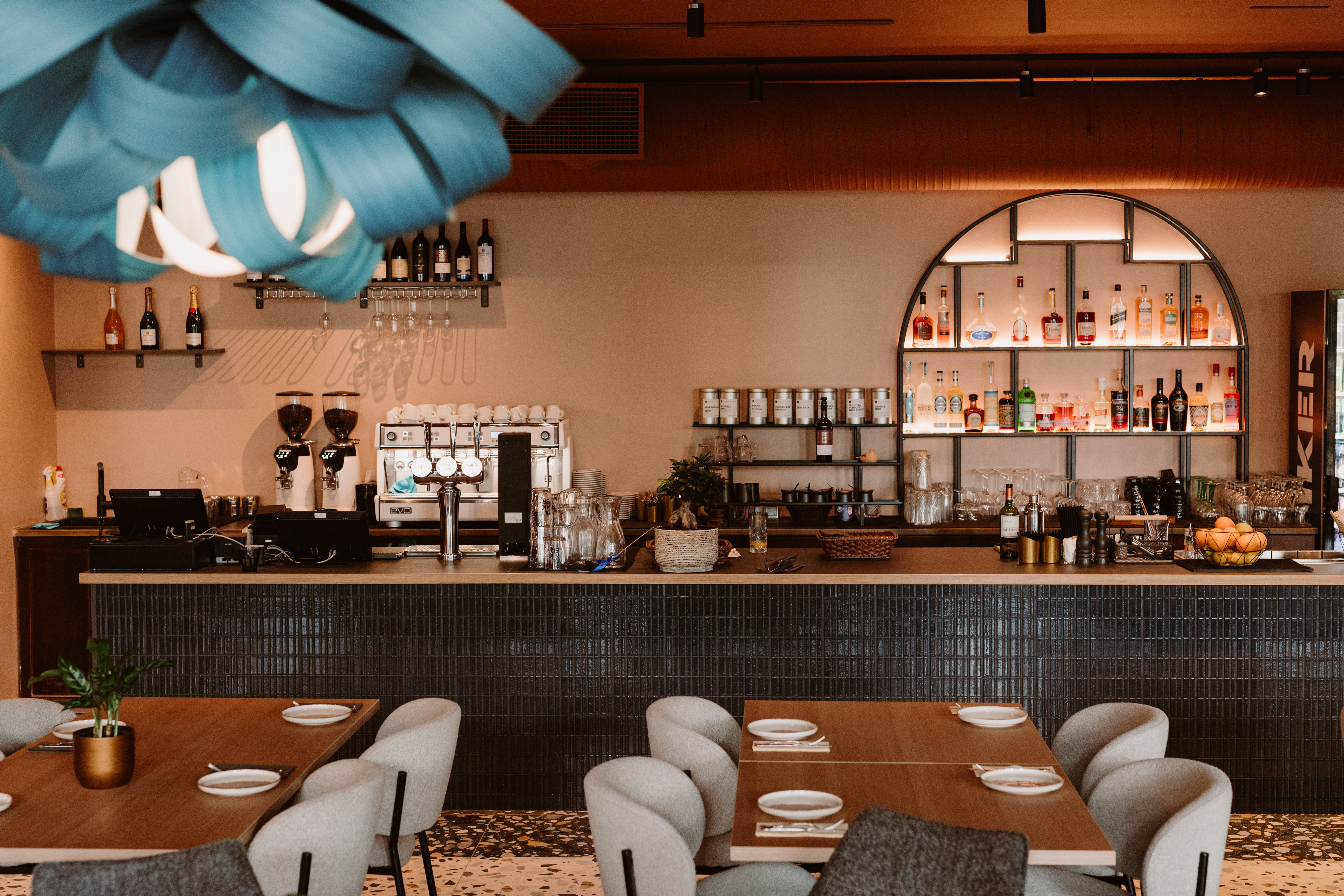 Erilahendusega baariraam laialdase joogivalikuga