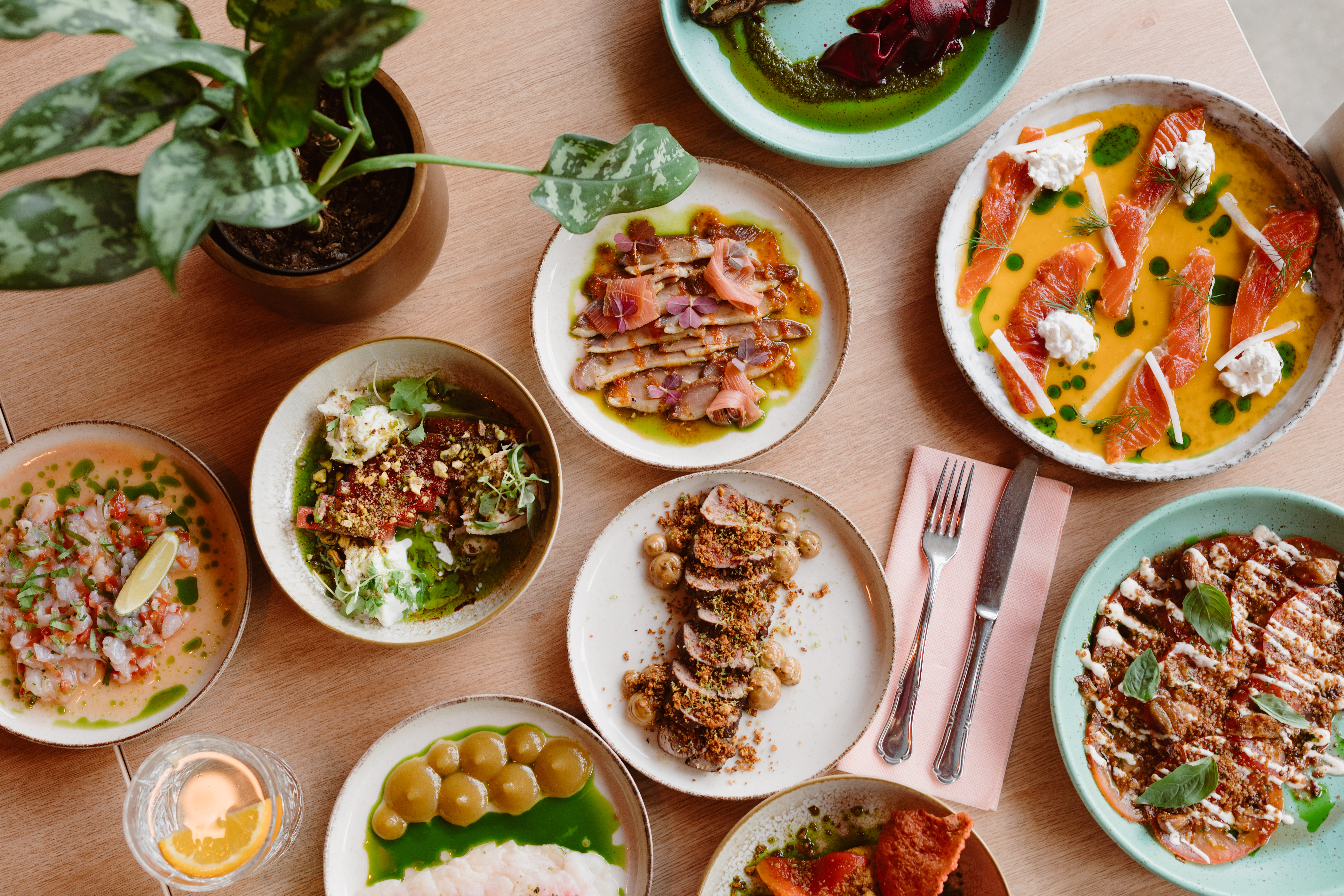 Aplaus 1870 restoran jagamismenüü