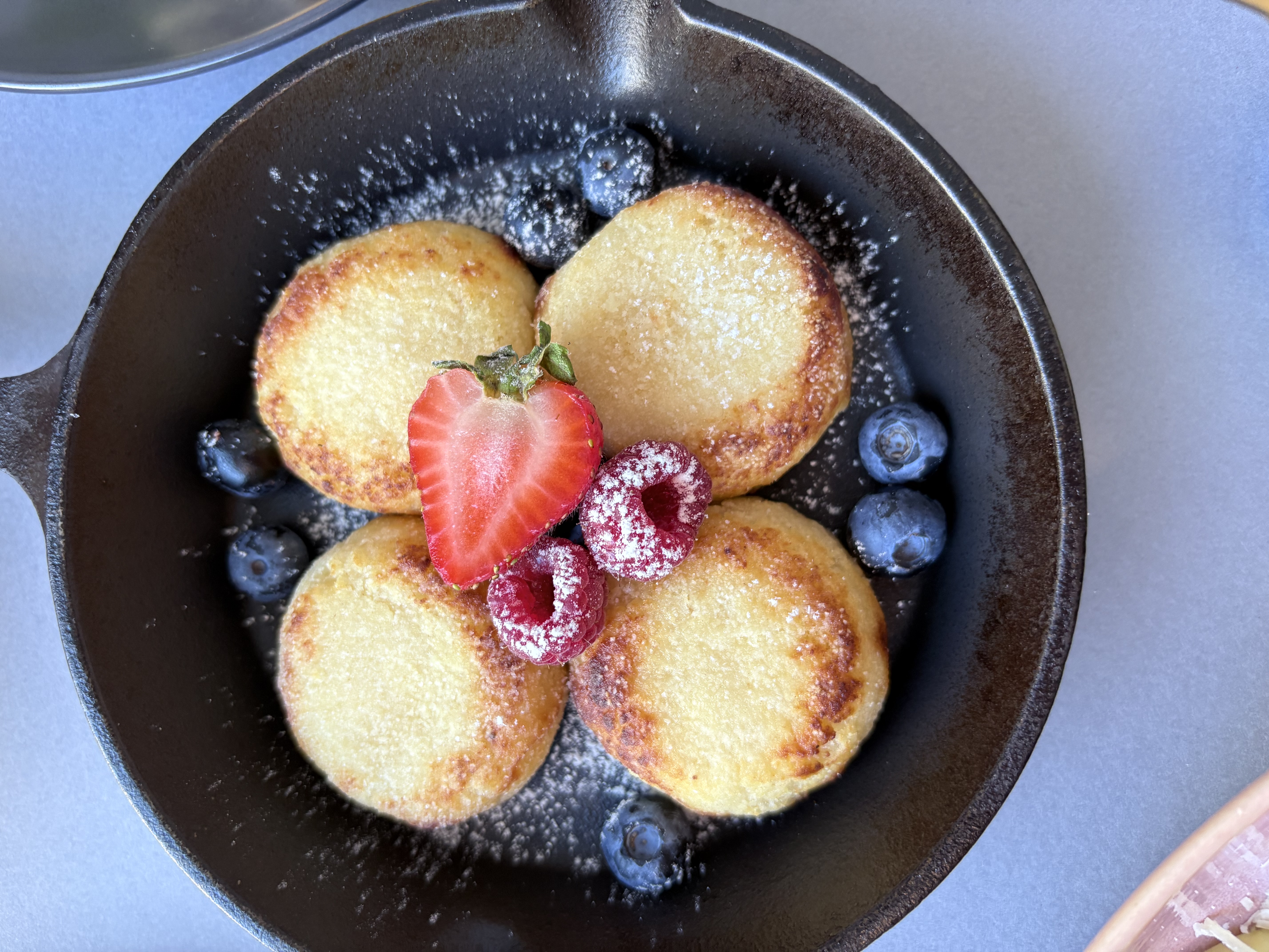 Mini-sõrnikud hapukoorega