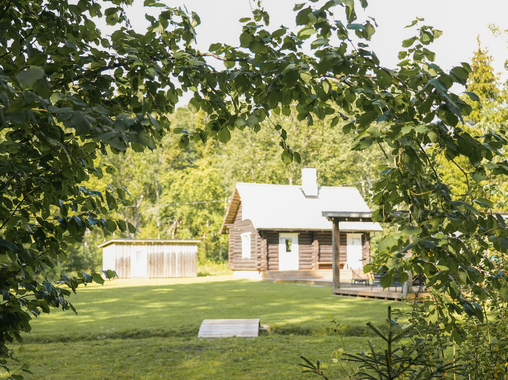 "Panga Saunahüti" atpūtas māja Lēnes apriņķa mežu vidū