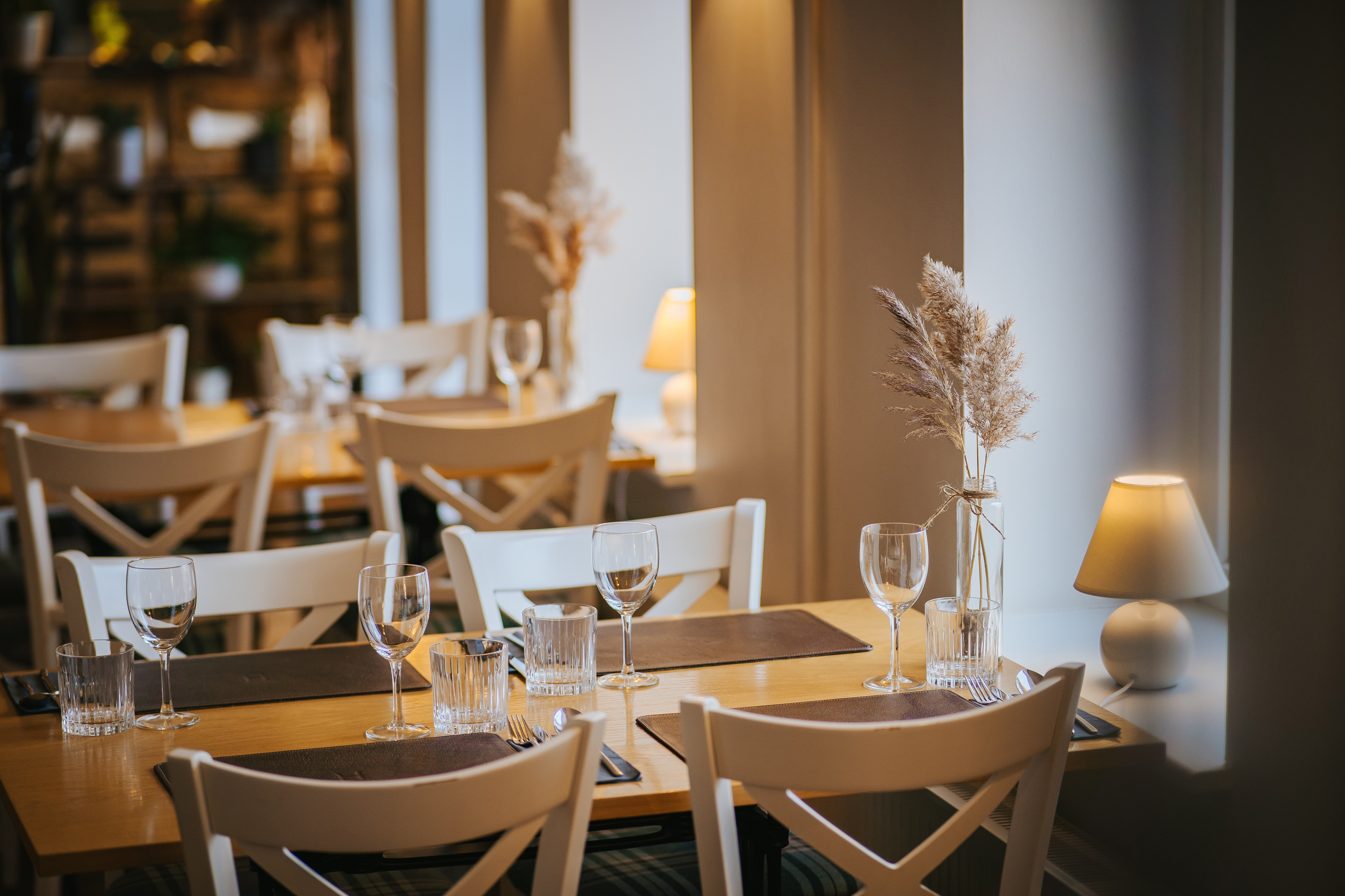 Das Hestia Hotel Strand verfügt über ein À la carte Restaurant mit 80 Sitzplätzen, das sich von verschiedenen europäischen Küchen inspirieren lässt, w