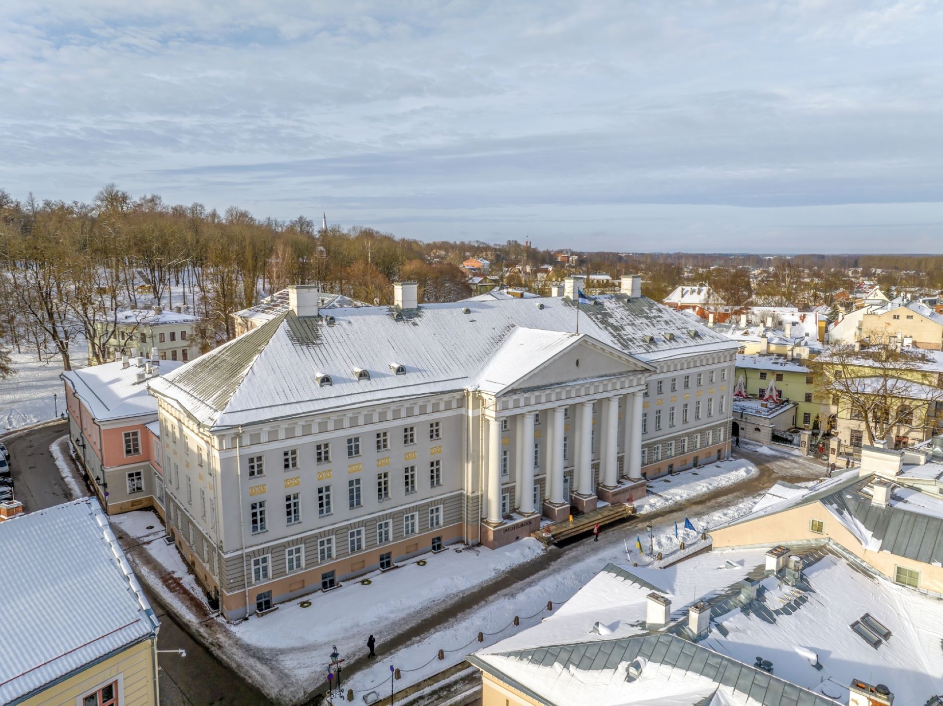 Talvine Tartu Ülikooli peahoone