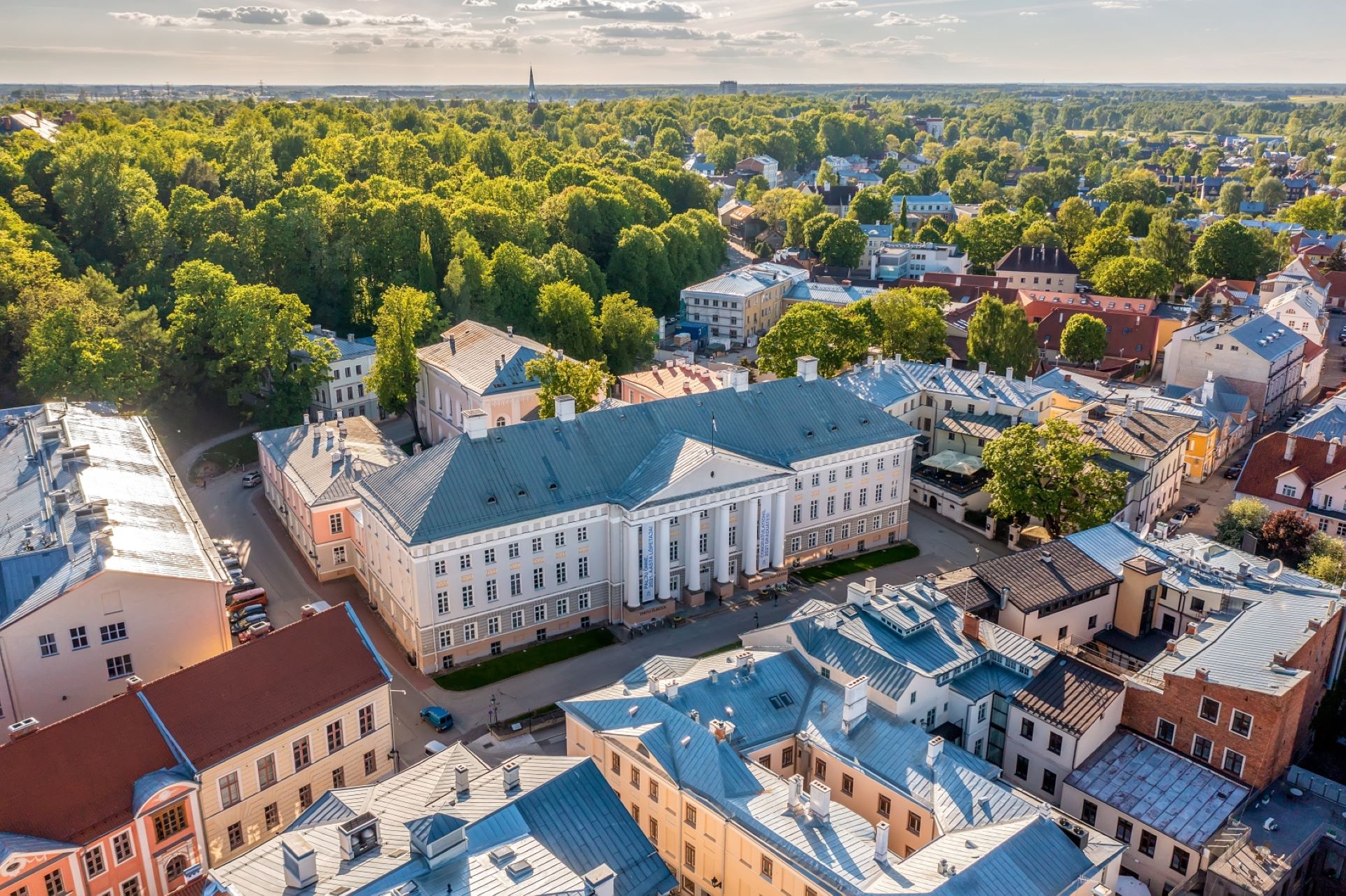 Tartu Ülikooli peahoone avati 1809. aastal