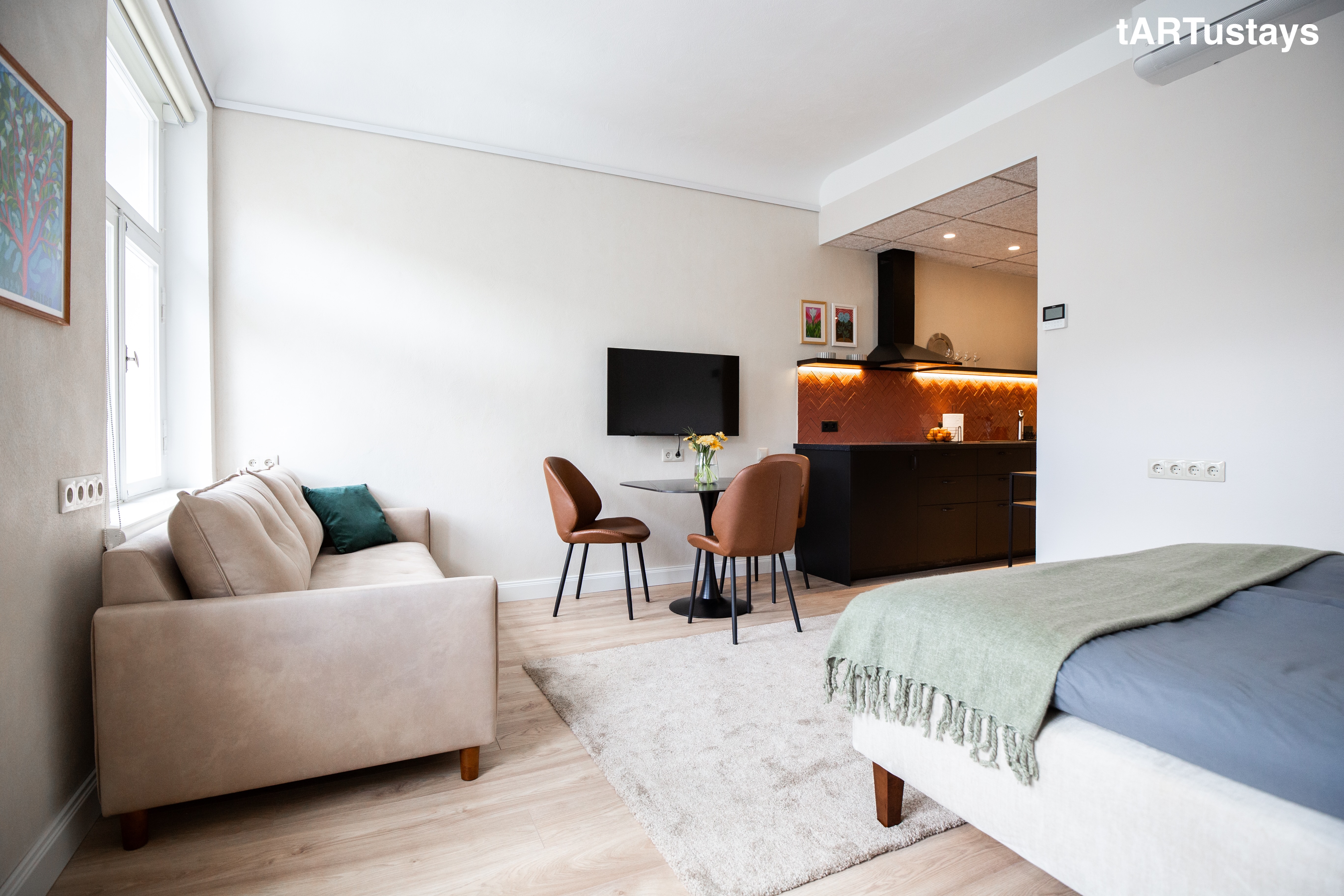 Stiilne kunstikorter Tartus – tARTuStays majutus kesklinna lähedal