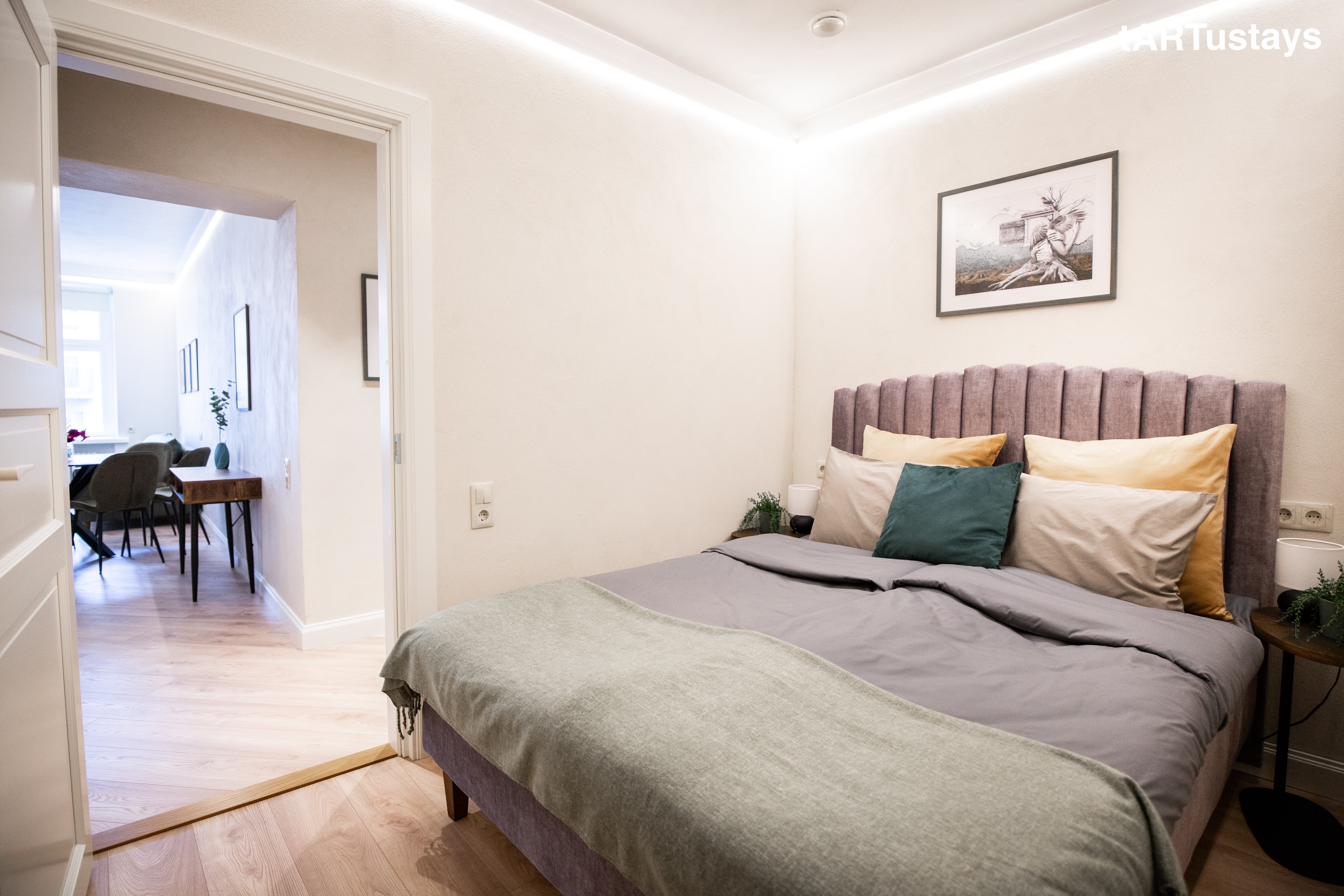 Queen-sized voodi privaatses magamistoas Tartu kesklinna kunstikorteris