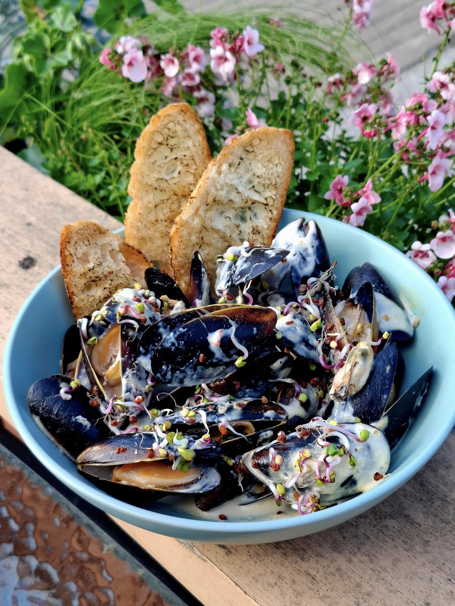 Sinimerekarbid A la Aini moodi